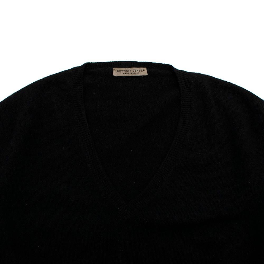 black v neck cashmere jumper