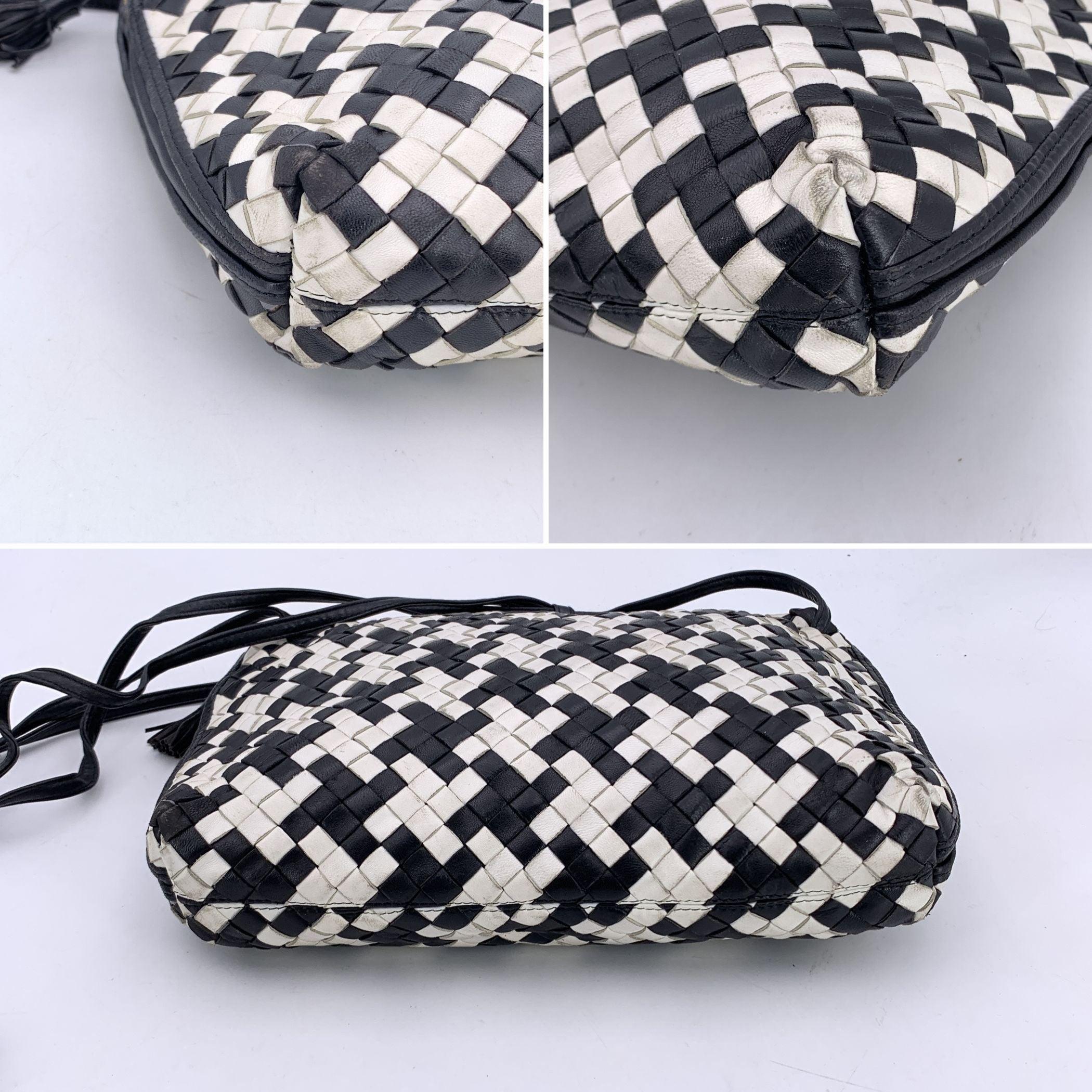 Bottega Veneta Black White Intrecciato Woven Nodini Crossbody Bag For Sale 1