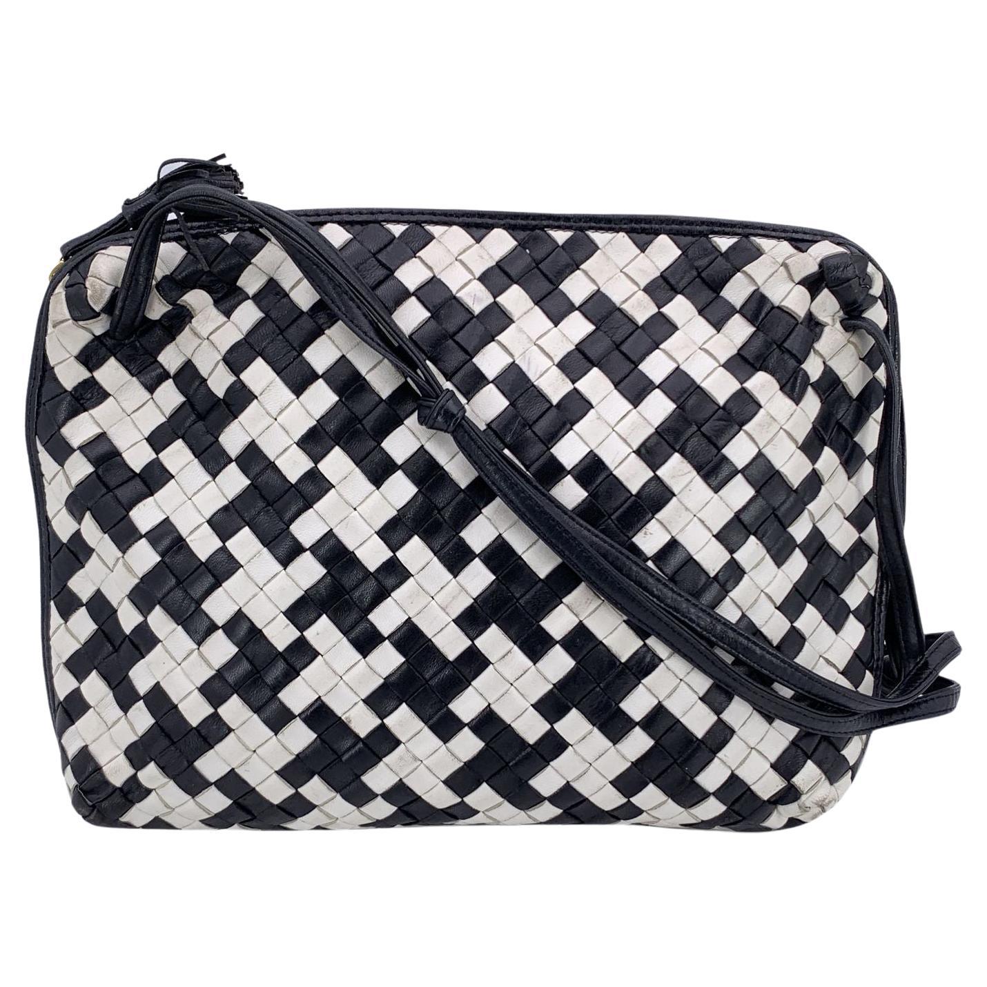 Bottega Veneta Black White Intrecciato Woven Nodini Crossbody Bag For Sale