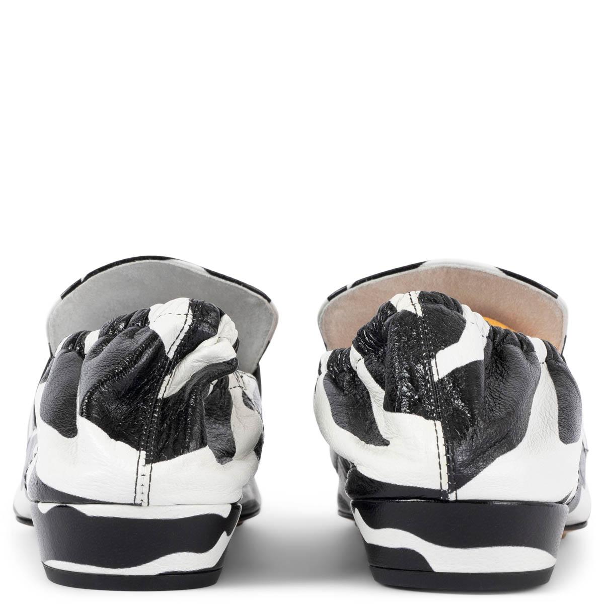 BOTTEGA VENETA black white leather 2021 ZEBRA MADAME Loafers Shoes 39 In New Condition For Sale In Zürich, CH