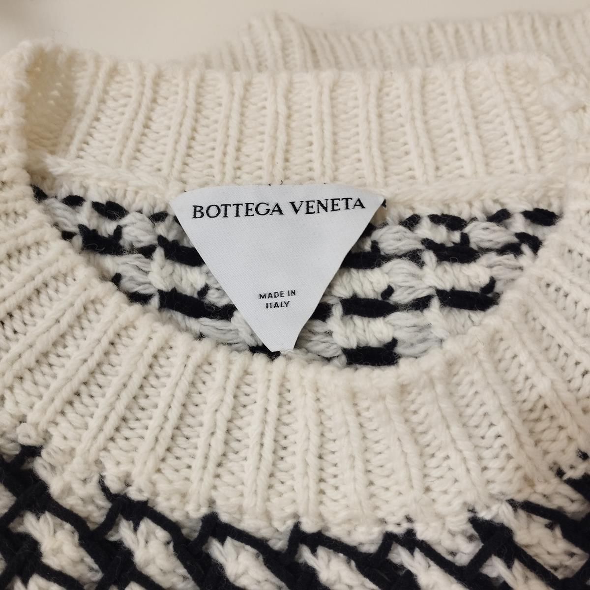 Bottega Veneta Black & White pull size M For Sale 1