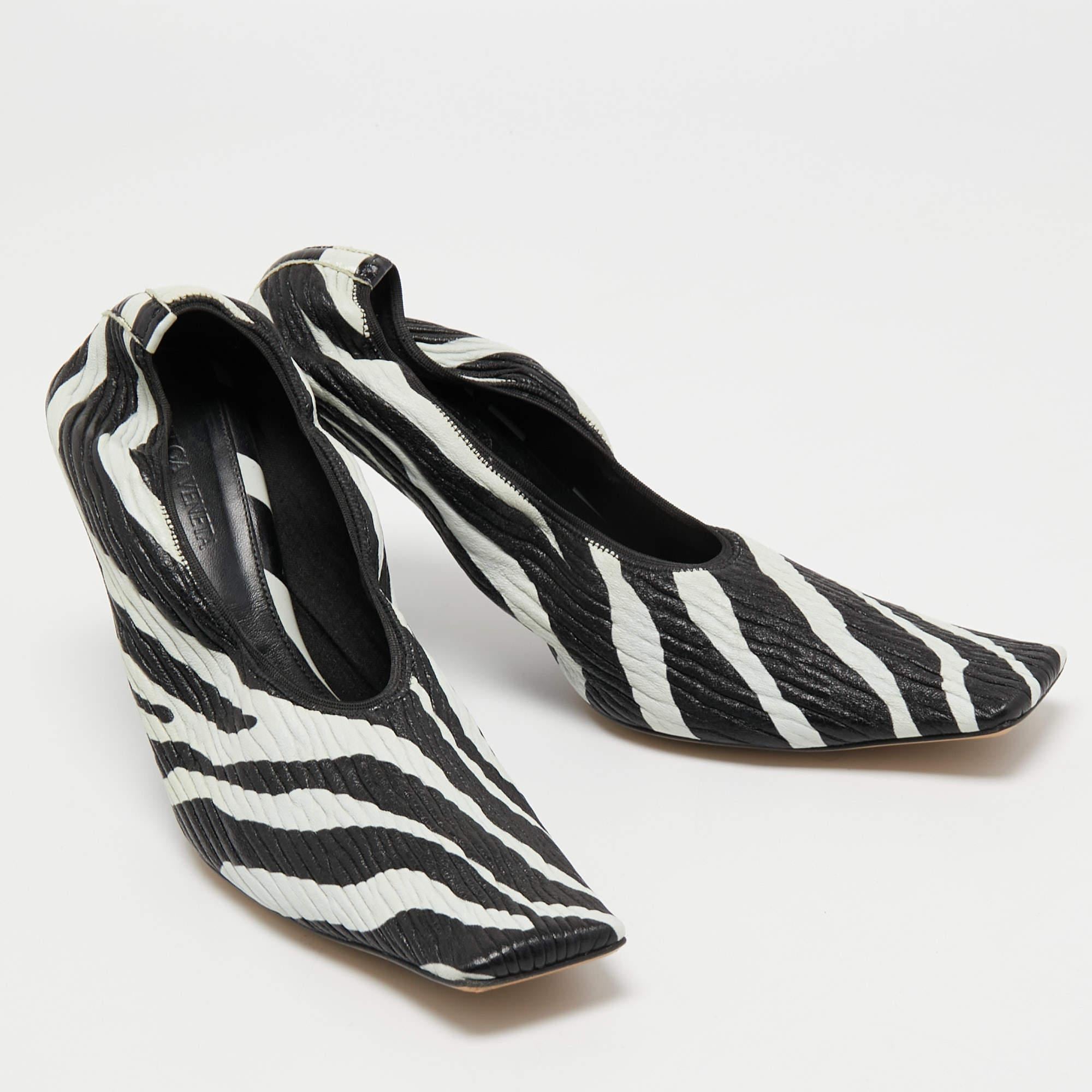 Bottega Veneta Black/White Zebra Print Leather Pumps Size 39 4