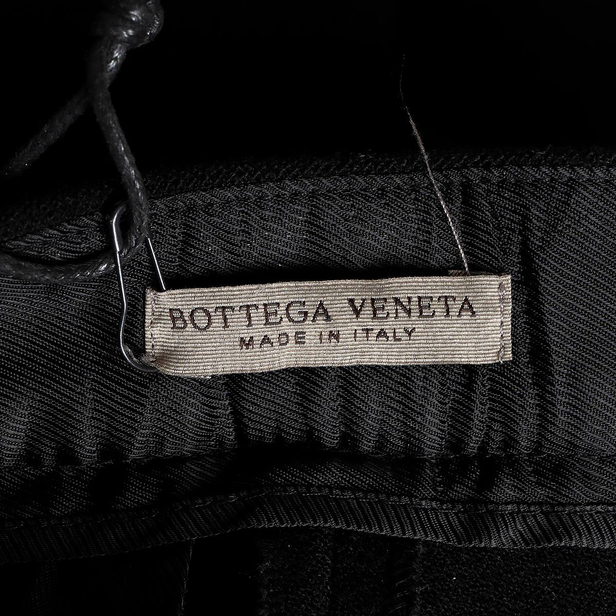 BOTTEGA VENETA black wool 2018 CHAIN DETAIL TAPERED Pants 38 XS For Sale 2