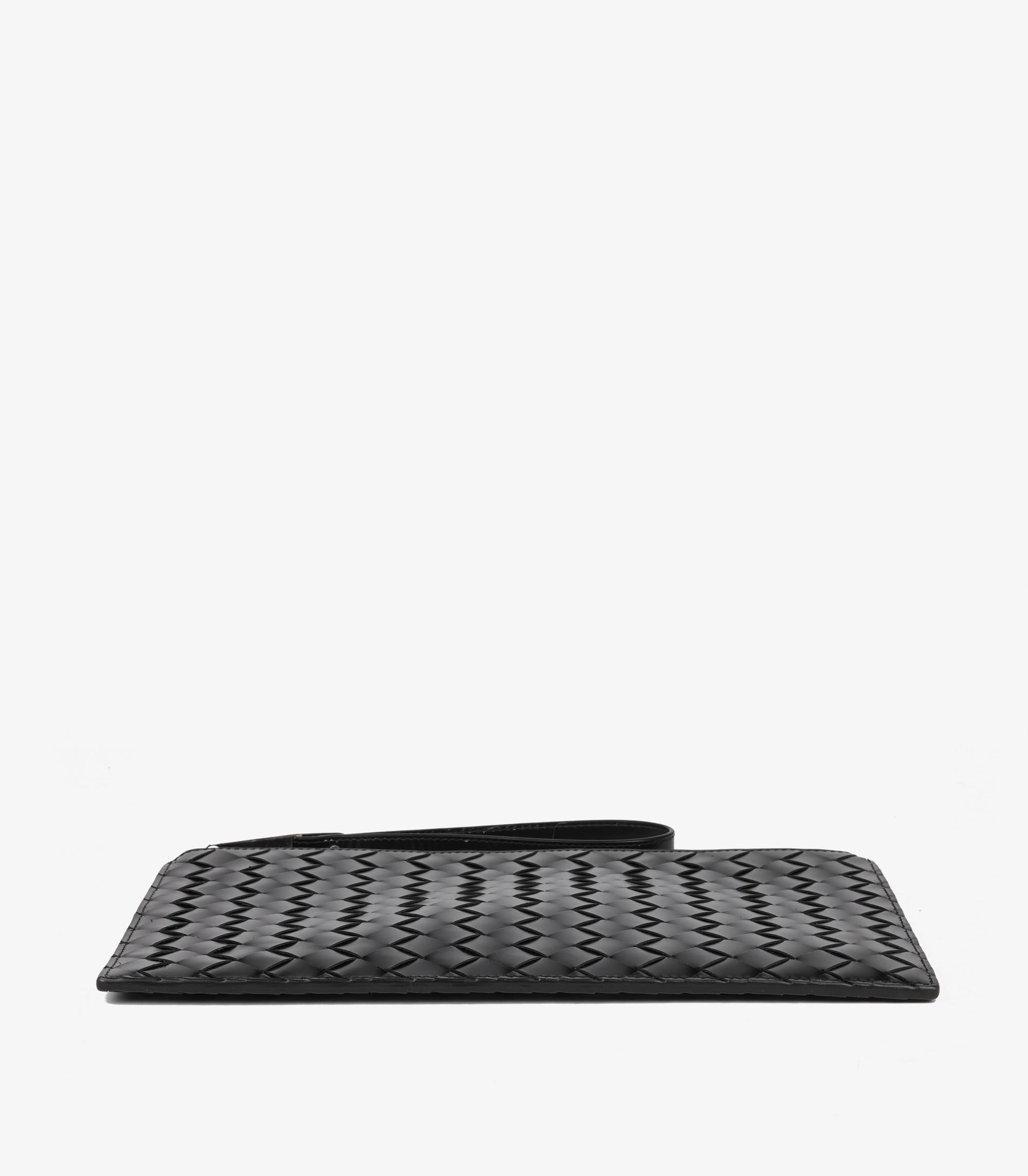 Bottega Veneta Black Woven Calfskin Leather Wristlet Pouch im Angebot 1
