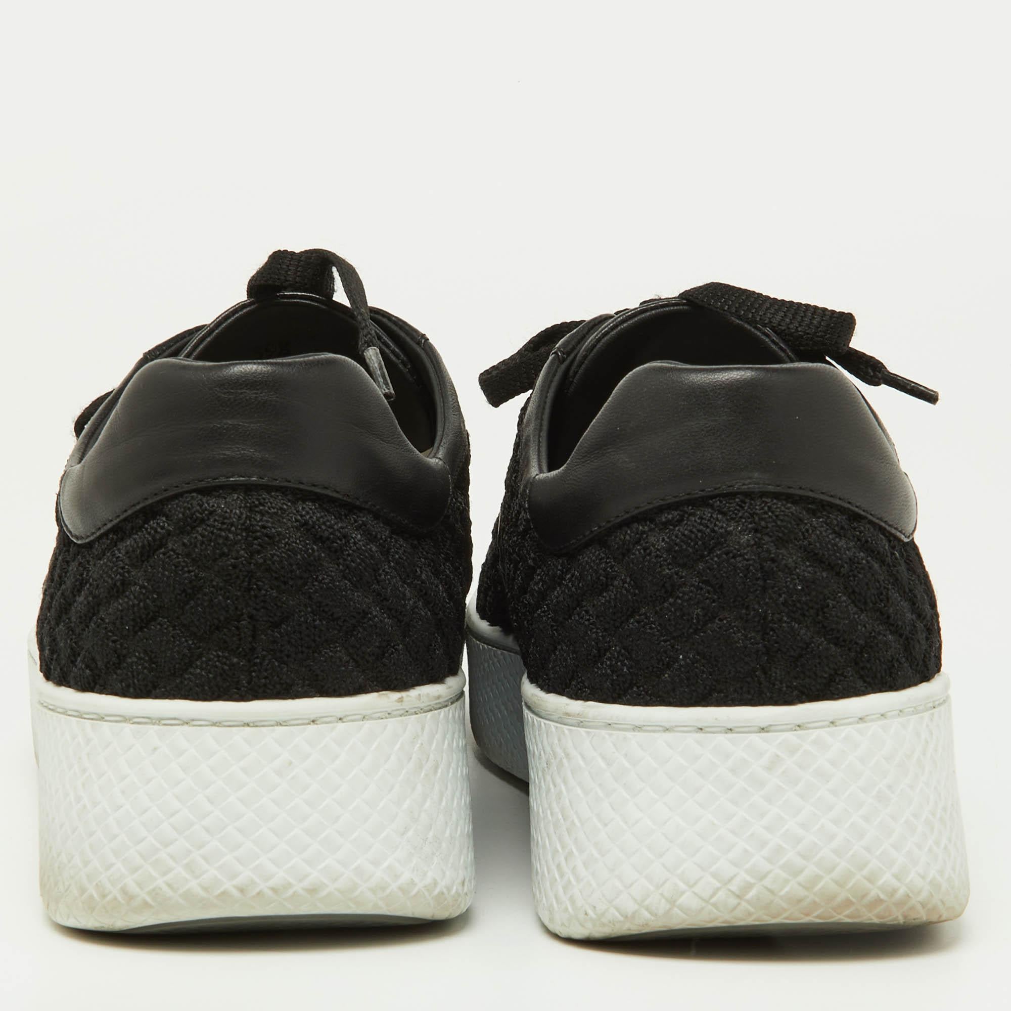 Bottega Veneta Black Woven Fabric and Leather Low Top Sneakers Size 39.5 Damen im Angebot