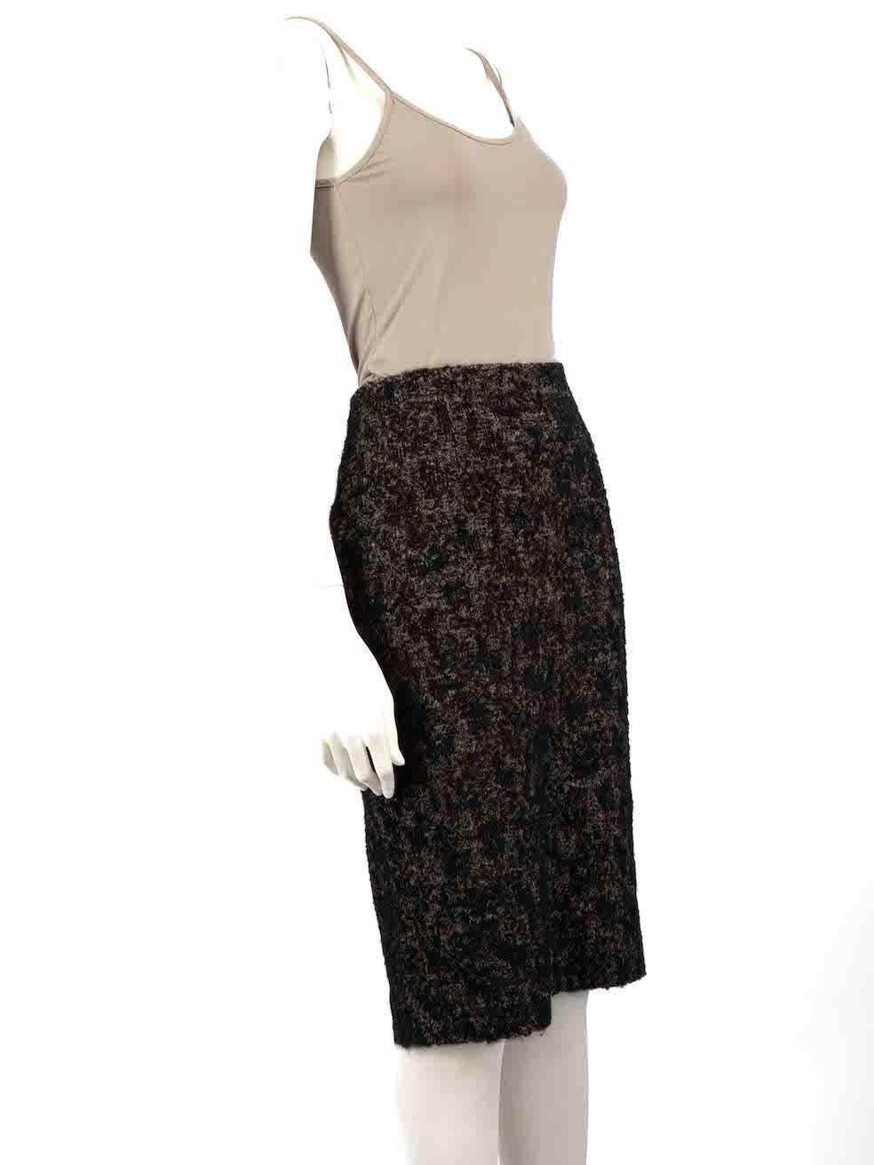 CONDITION is Very good. Hardly any visible wear to the skirt is evident on this used Bottega Veneta designer resale item.
 
 
 
 Details
 
 
 Black
 
 Linen
 
 Pencil skirt
 
 Knee length
 
 Back zip and hook fastening
 
 
 
 
 
 Made in Italy
 
 
