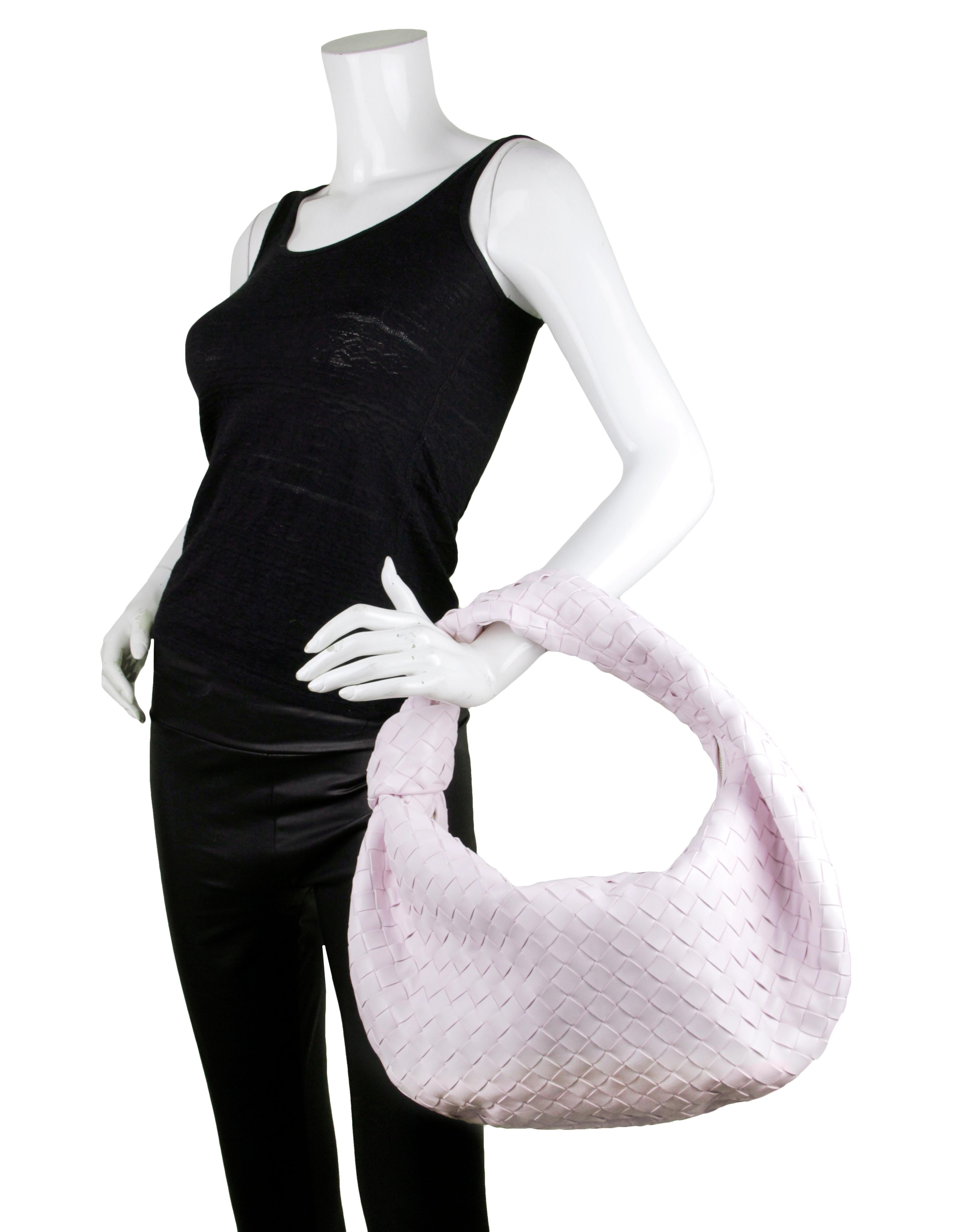 Bottega Veneta Bliss Washed Pink Leather Small Jodie Hobo Bag

Made In: Italy
Year of Production: 2020-2022
Color: Pale 