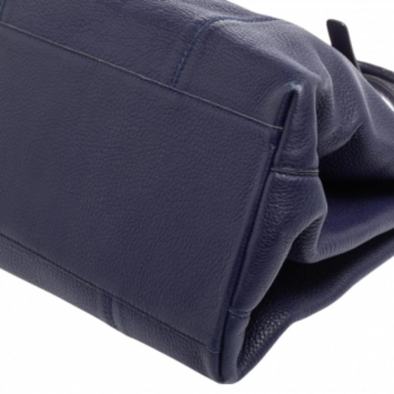 Bottega Veneta - Fourre-tout Roma en cuir bleu Cervo de taille moyenne en vente 2