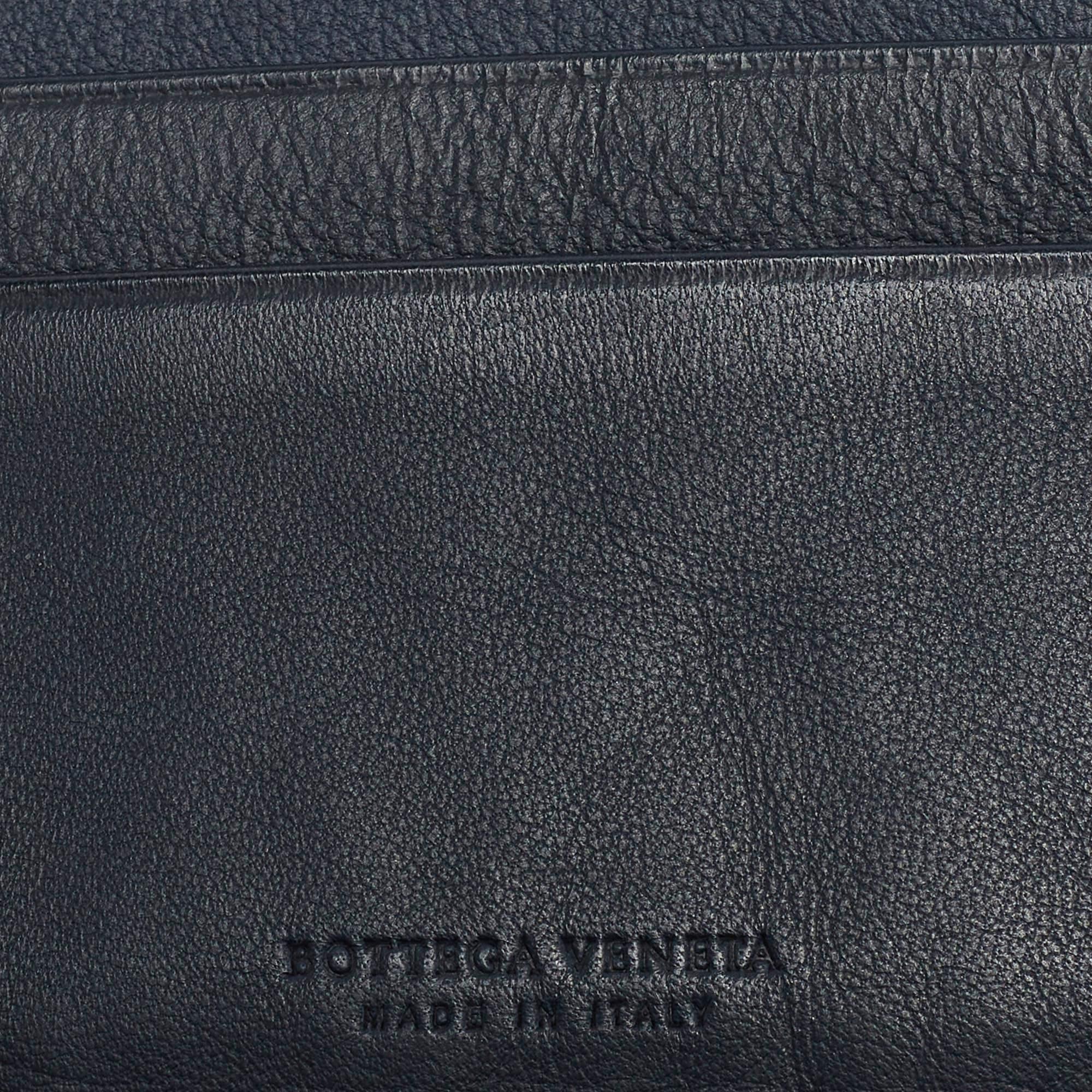 Bottega Veneta Blue Intrecciato Leather Bifold Wallet For Sale 2