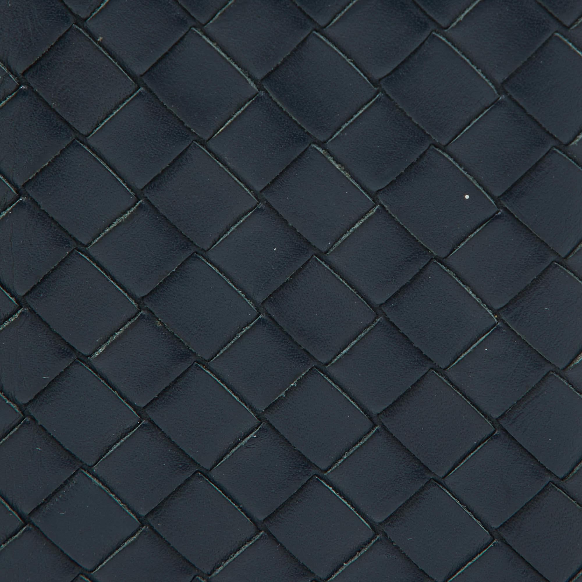 Bottega Veneta Portafoglio in pelle Intrecciato Blu in vendita 2