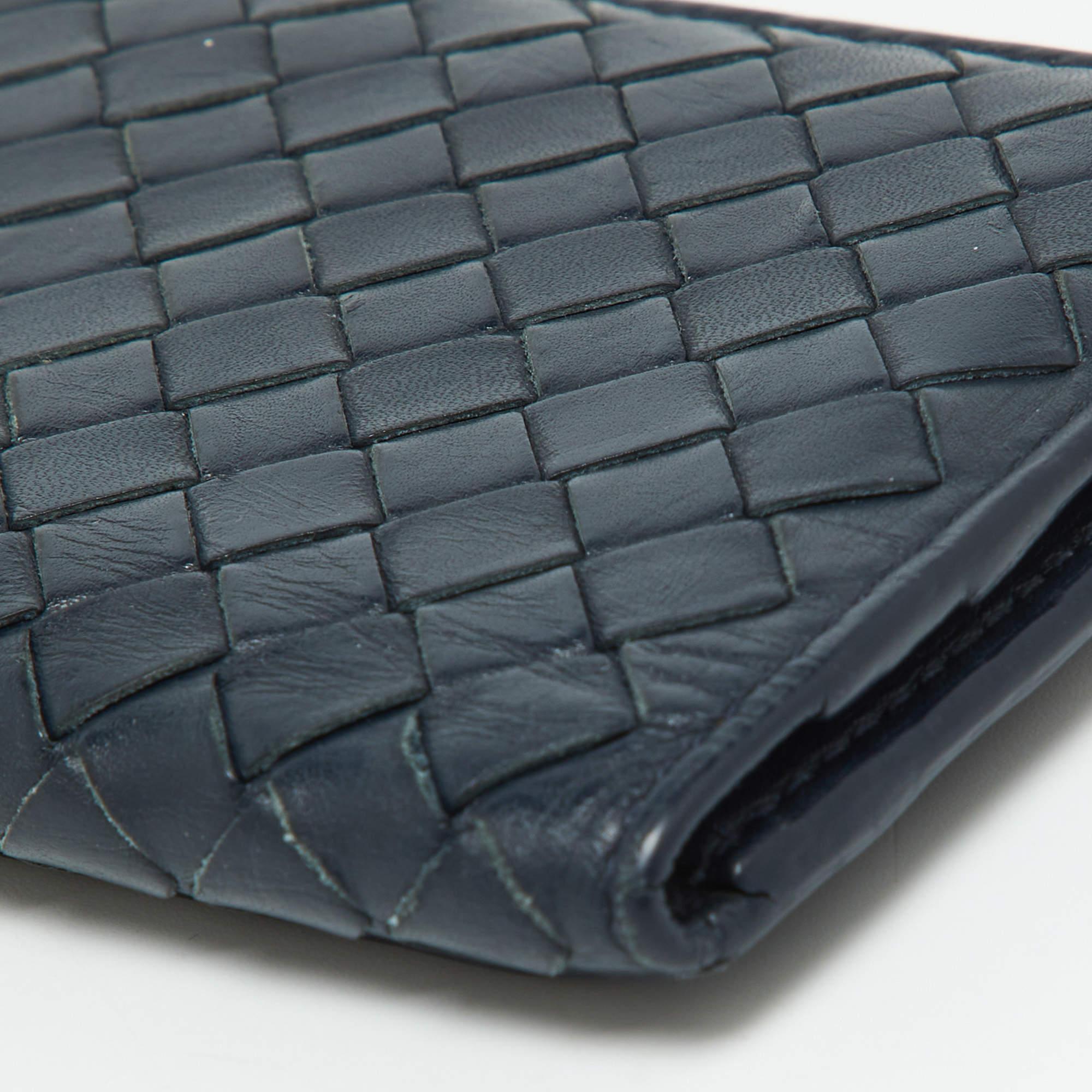 Bottega Veneta Portafoglio in pelle Intrecciato Blu in vendita 4
