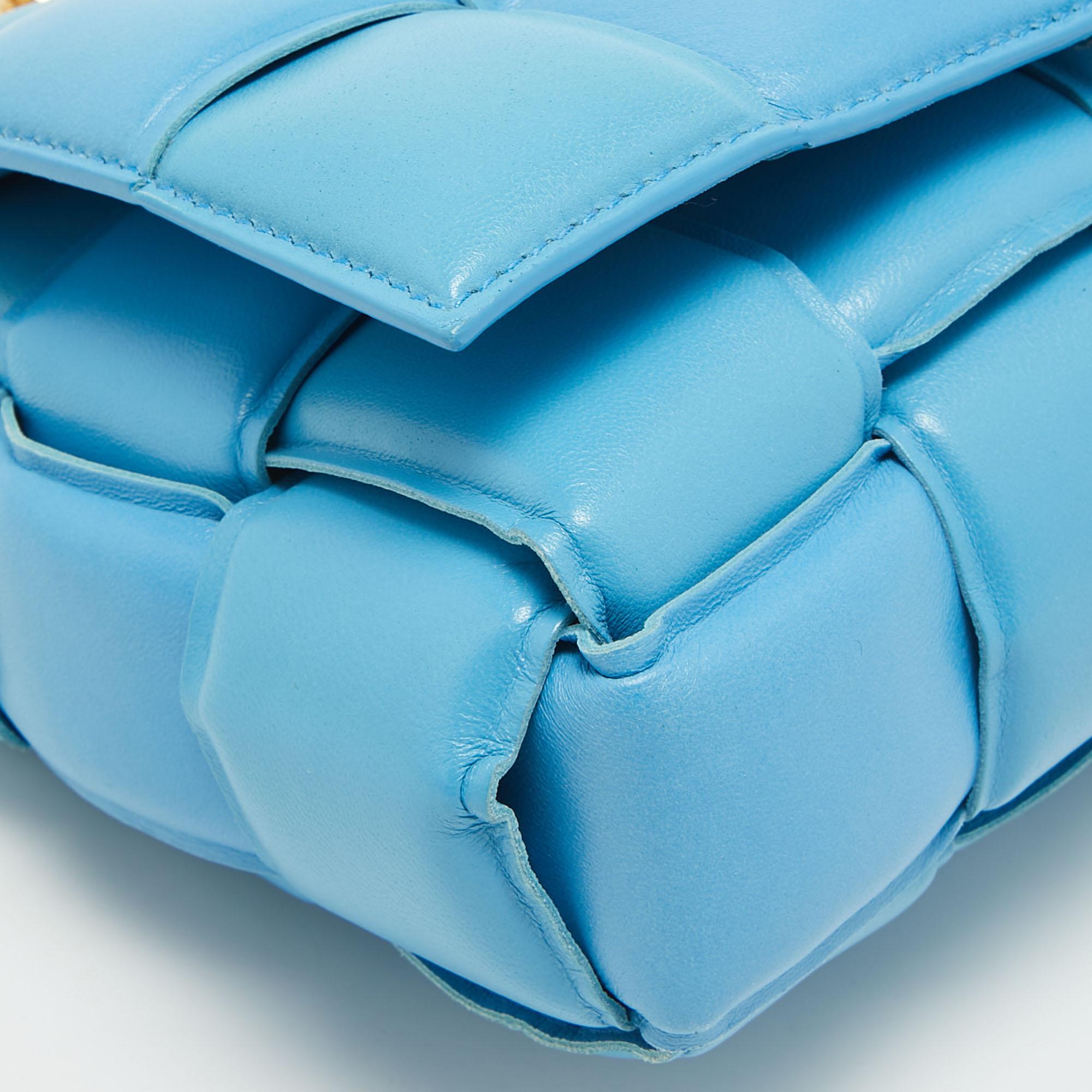 Bottega Veneta Blue Intrecciato Leather Cassette Padded Chain Bag For Sale 7