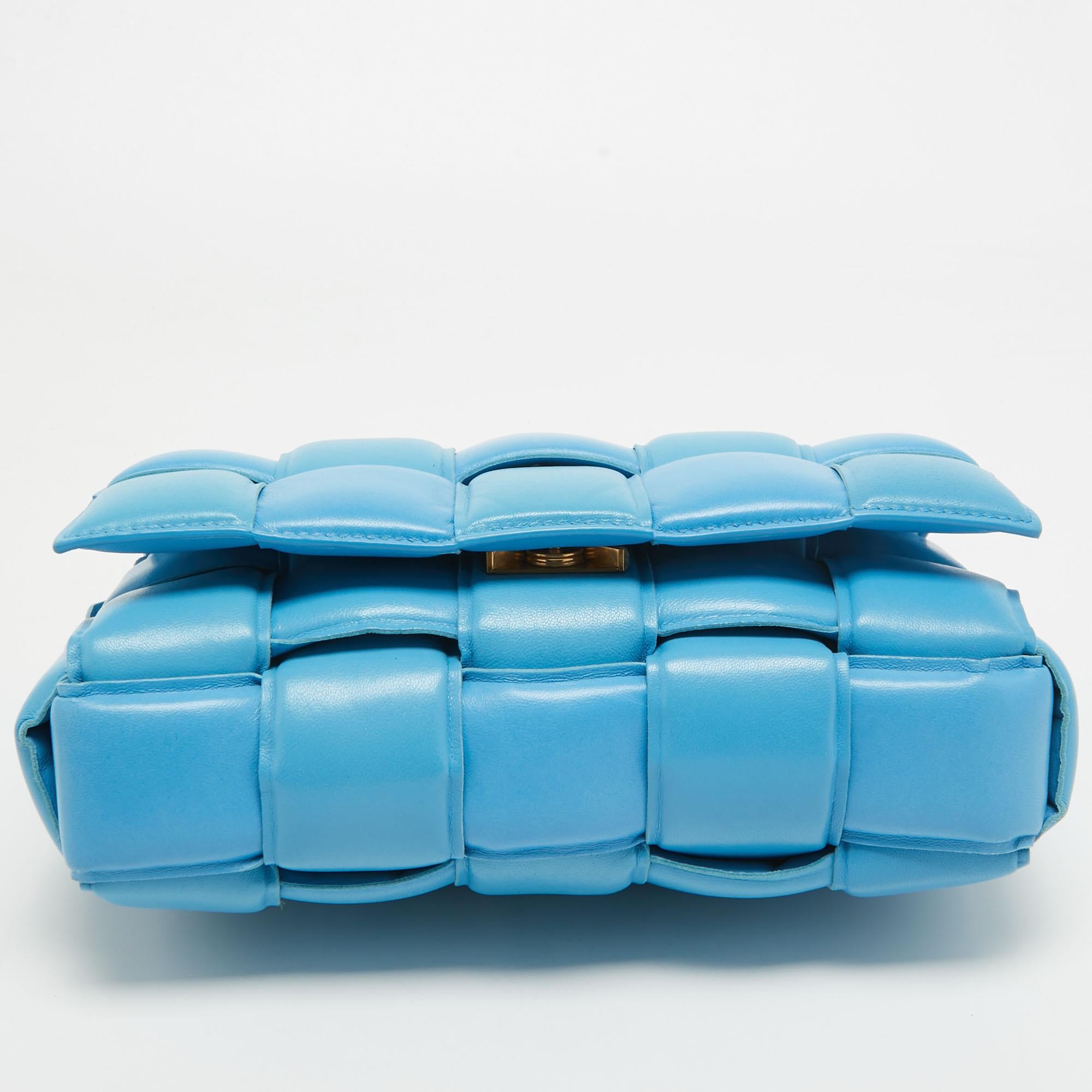 Bottega Veneta Blue Intrecciato Leather Cassette Padded Chain Bag For Sale 8
