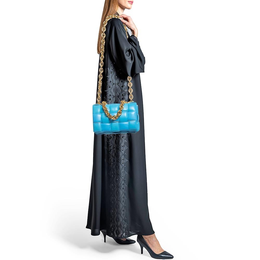 Bottega Veneta Blue Intrecciato Leather Cassette Padded Chain Bag In Good Condition For Sale In Dubai, Al Qouz 2