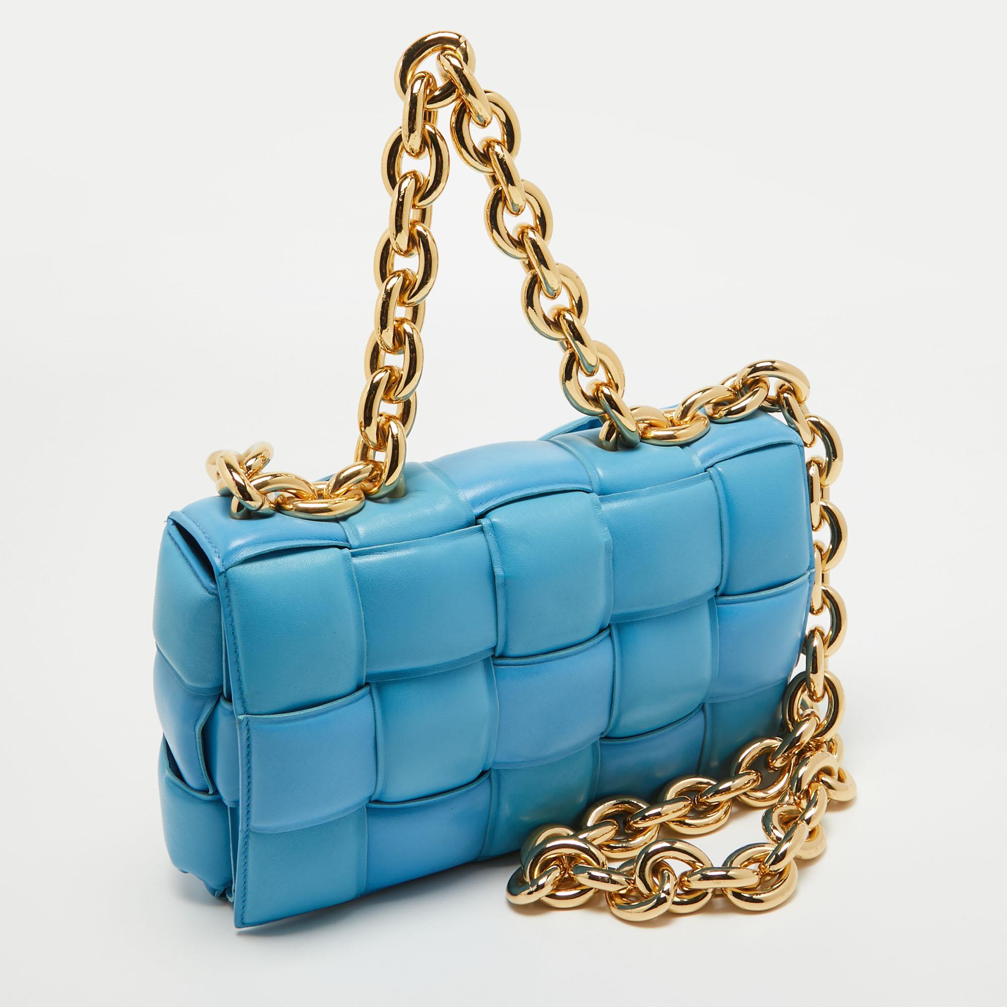 Women's Bottega Veneta Blue Intrecciato Leather Cassette Padded Chain Bag For Sale