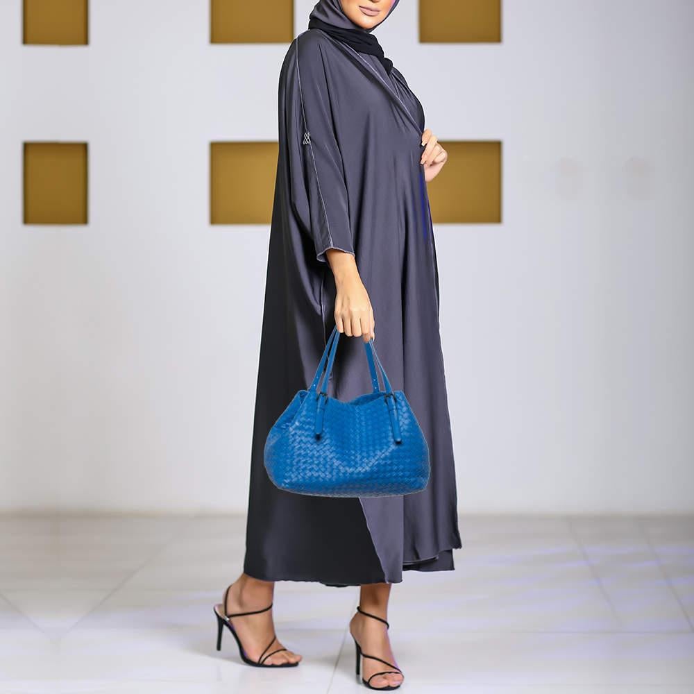 Bottega Veneta Blue Intrecciato Leather Cesta Bag In Fair Condition In Dubai, Al Qouz 2
