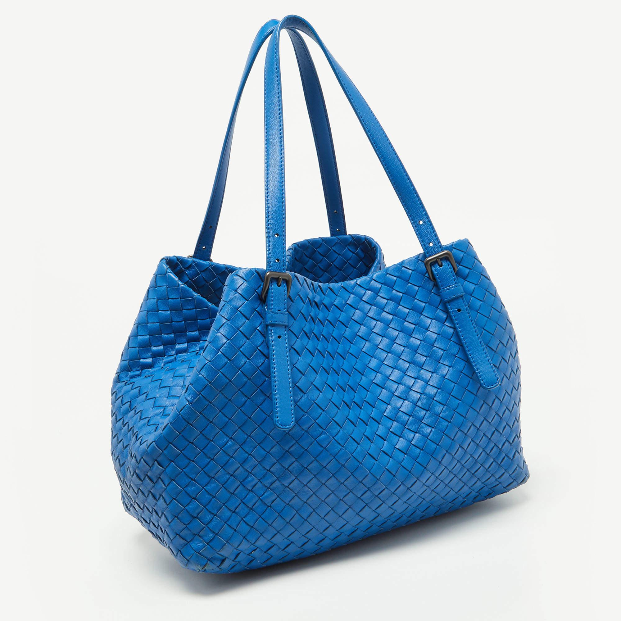 Women's Bottega Veneta Blue Intrecciato Leather Cesta Bag