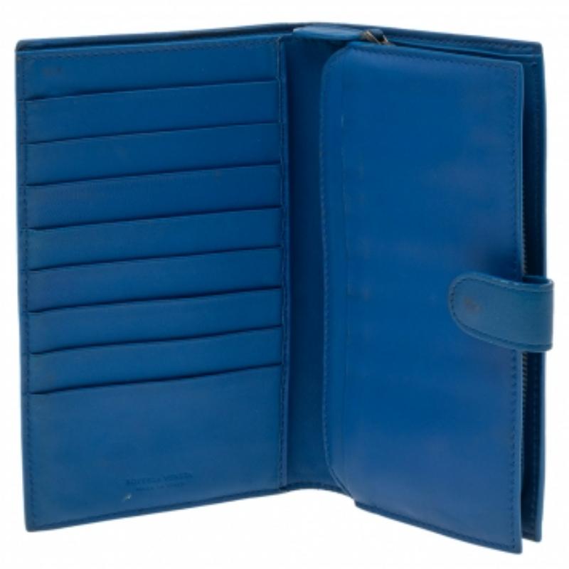 Blu Portafoglio continentale in pelle Intrecciato blu di Bottega Veneta