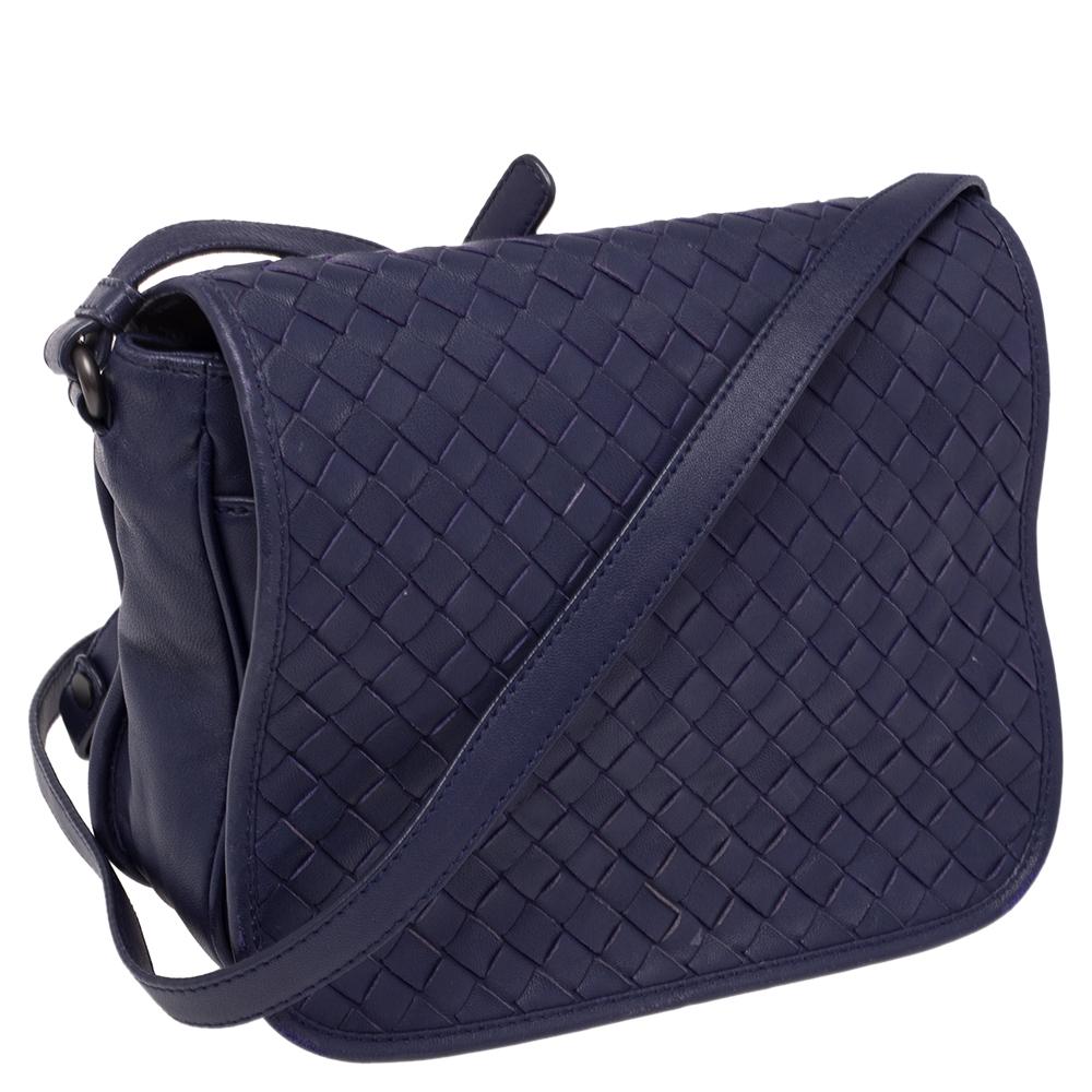 Bottega Veneta Blue Intrecciato Leather Crossbody Bag In Good Condition In Dubai, Al Qouz 2