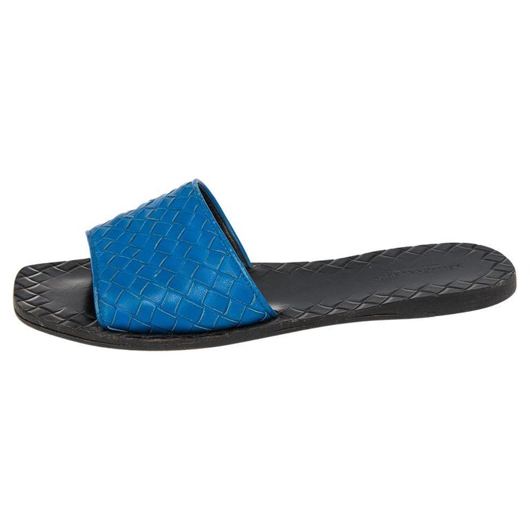 Bottega Veneta Blue Intrecciato Leather Flat Slides Size 38 at 1stDibs