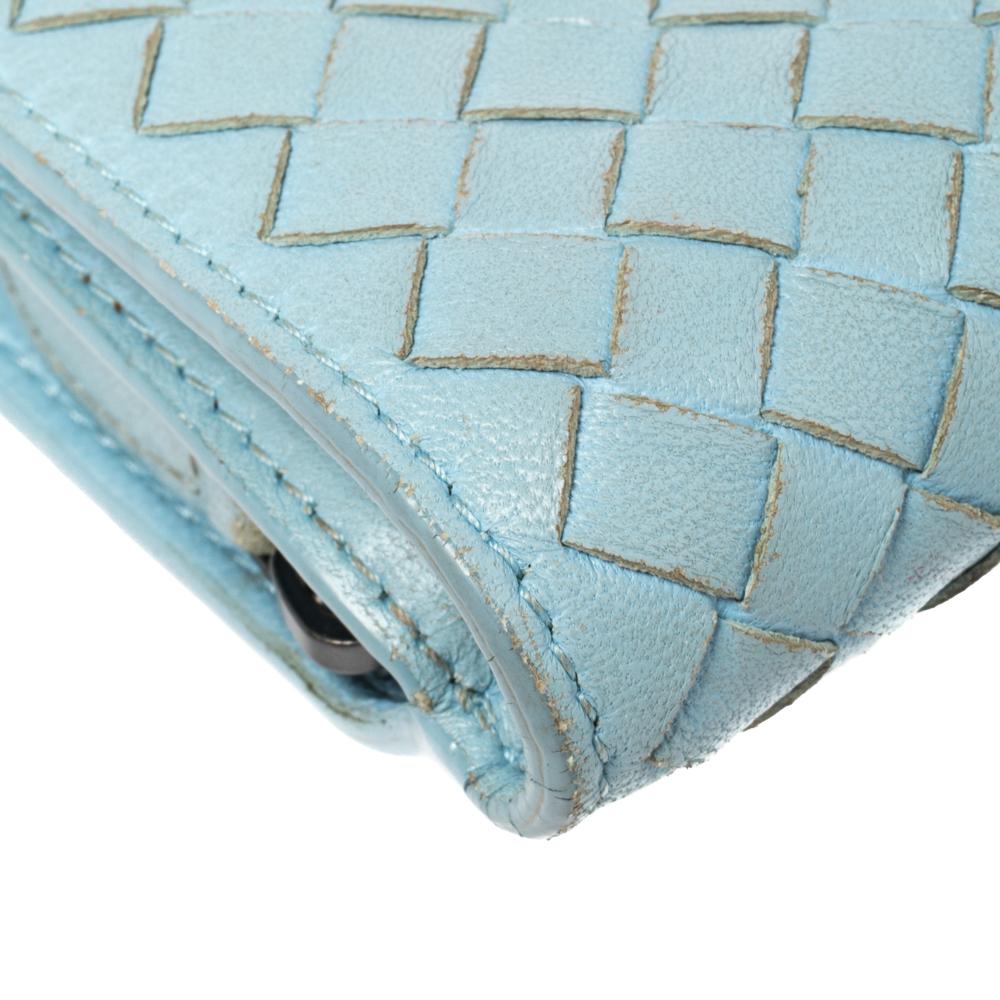 Women's Bottega Veneta Blue Intrecciato Leather French Wallet For Sale