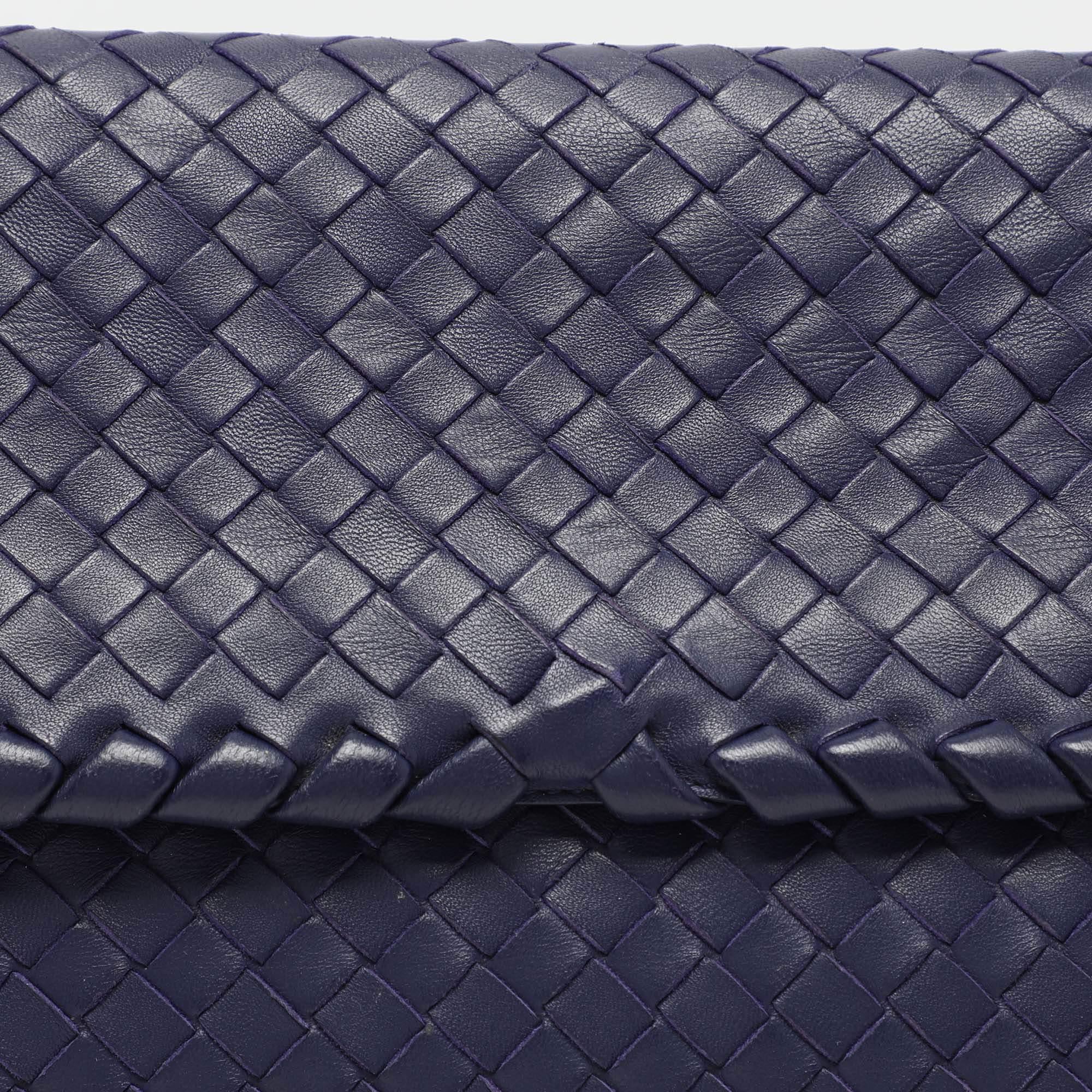 Bottega Veneta Borsa a tracolla media Olimpia in pelle Intrecciato Blu in vendita 1