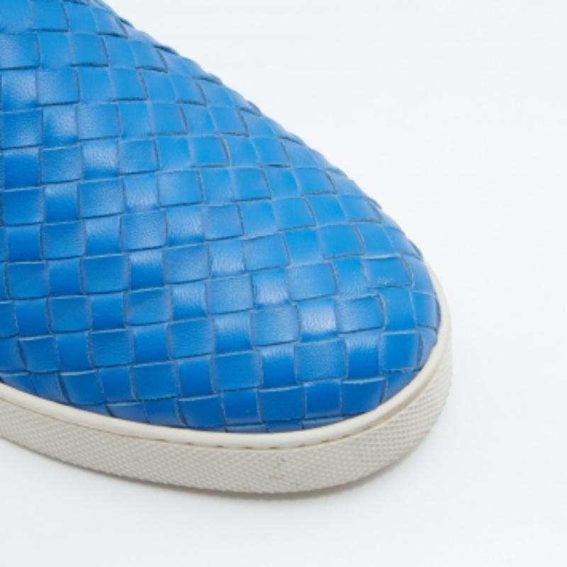 Bottega Veneta Baskets bleues Intrecciato en cuir, taille 38,5 Pour femmes en vente