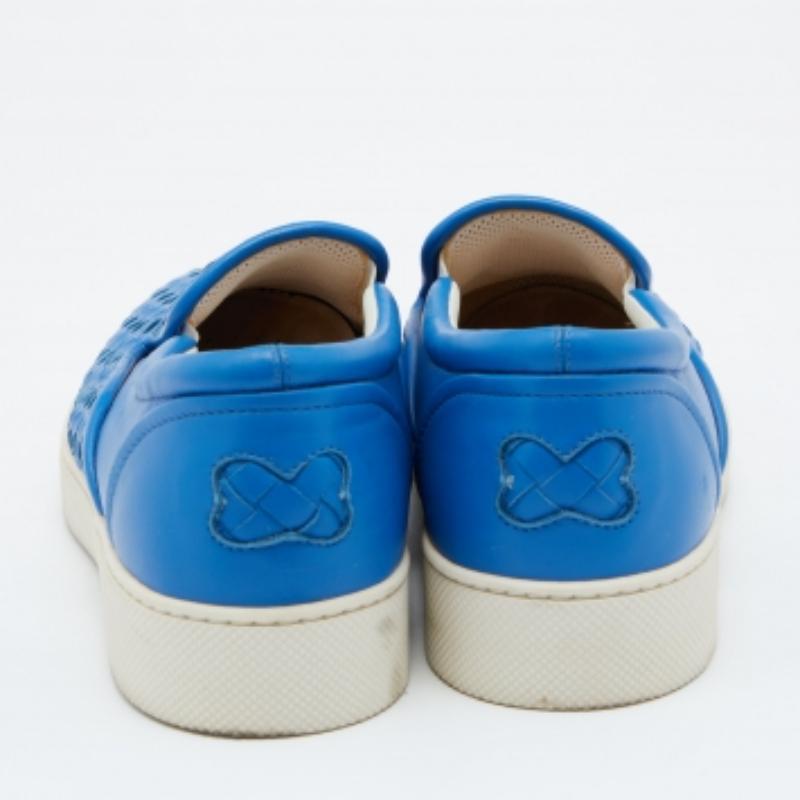 Bottega Veneta Baskets bleues Intrecciato en cuir, taille 38,5 en vente 1