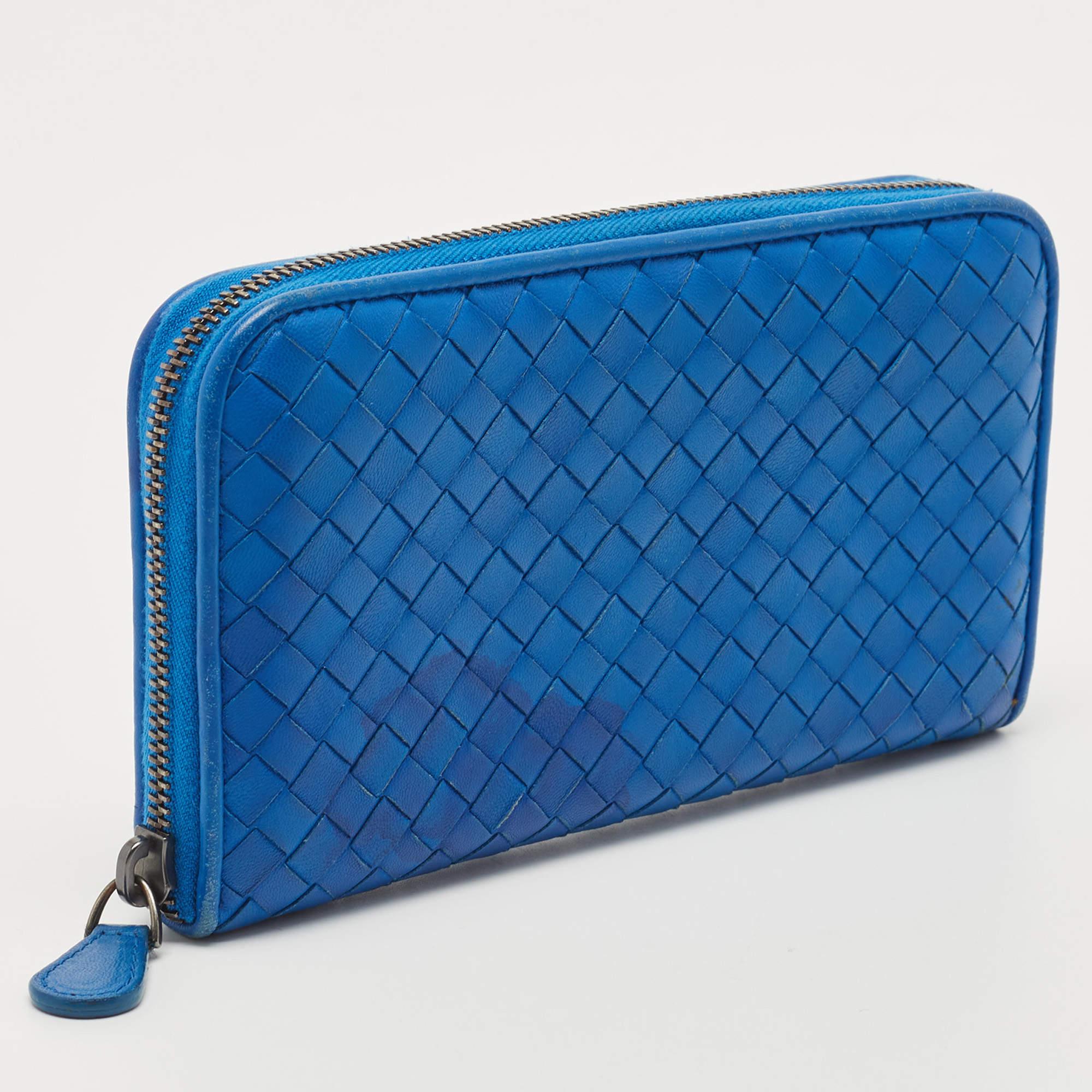 Donna Bottega Veneta Portafoglio con zip in pelle Intrecciato Blu in vendita