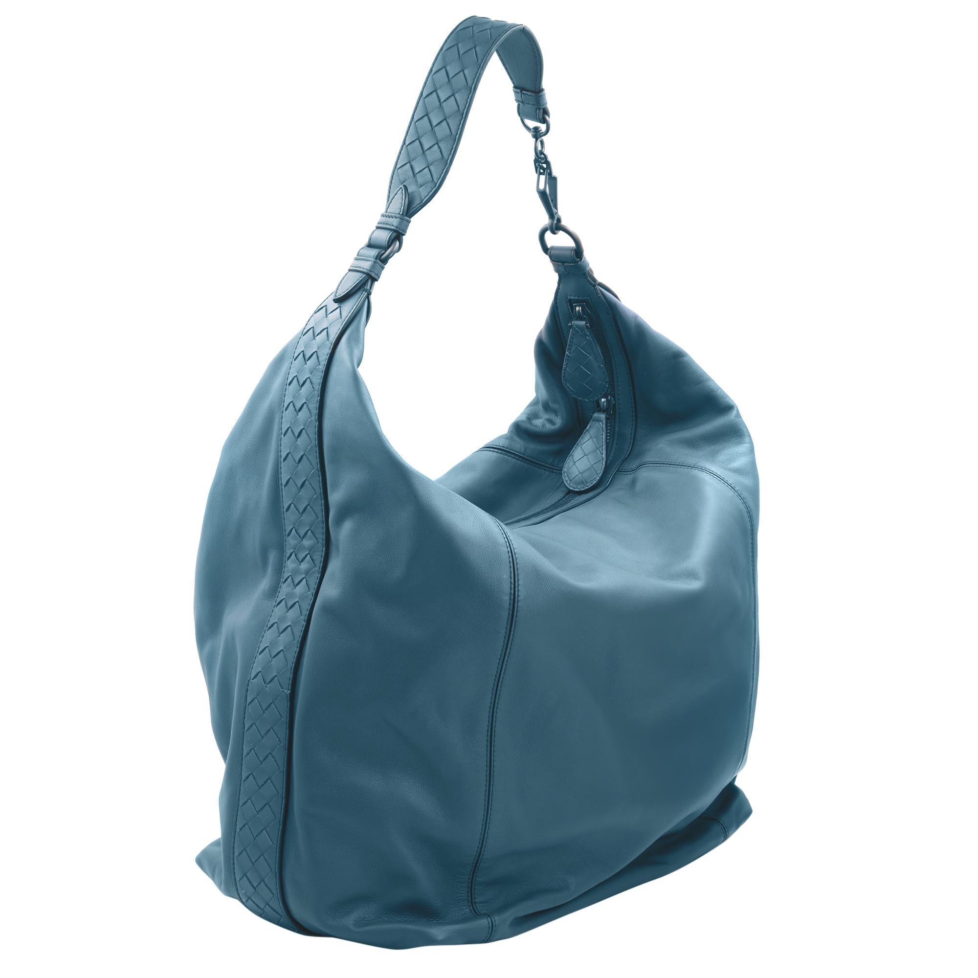 Bleu Bottega Veneta sac hobo porté épaule en cuir bleu pour femmes en vente