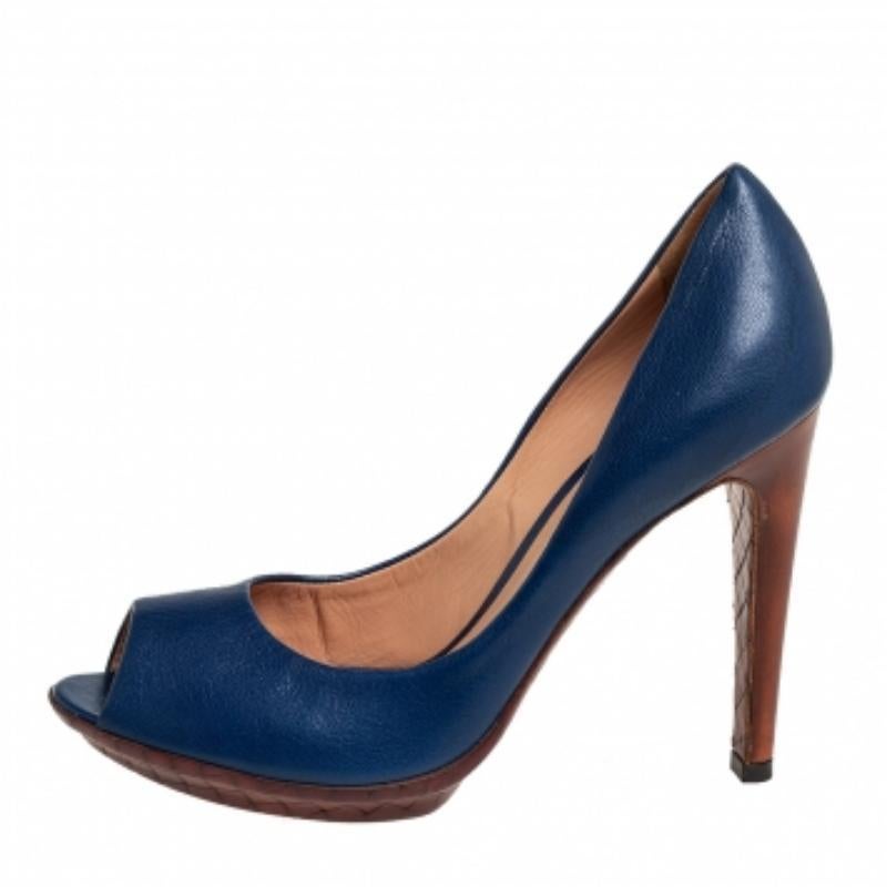 Black Bottega Veneta Blue Leather  Peep Toe Pumps Size 38 For Sale