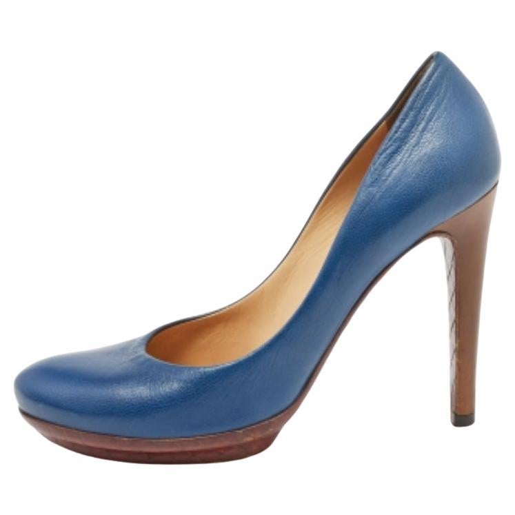Bottega Veneta Bombas de plataforma de punta redonda de cuero azul talla 37.5 en venta