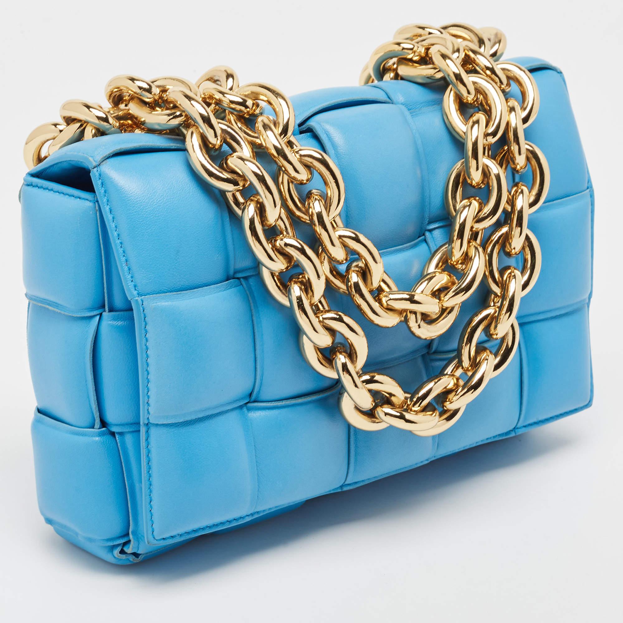 Bottega Veneta Blue Padded Leather Cassette Shoulder Bag In Good Condition In Dubai, Al Qouz 2