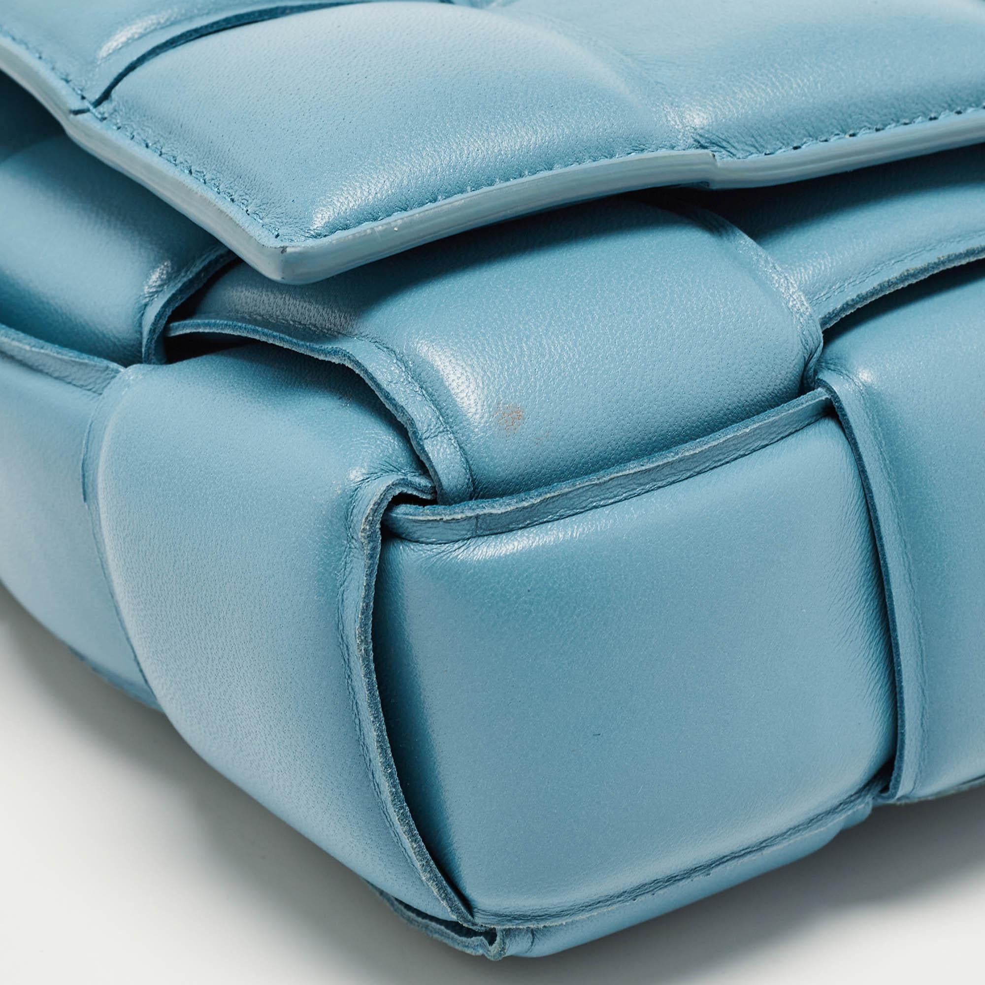 Bottega Veneta Blue Padded Leather Chain Cassette Shoulder Bag For Sale 3