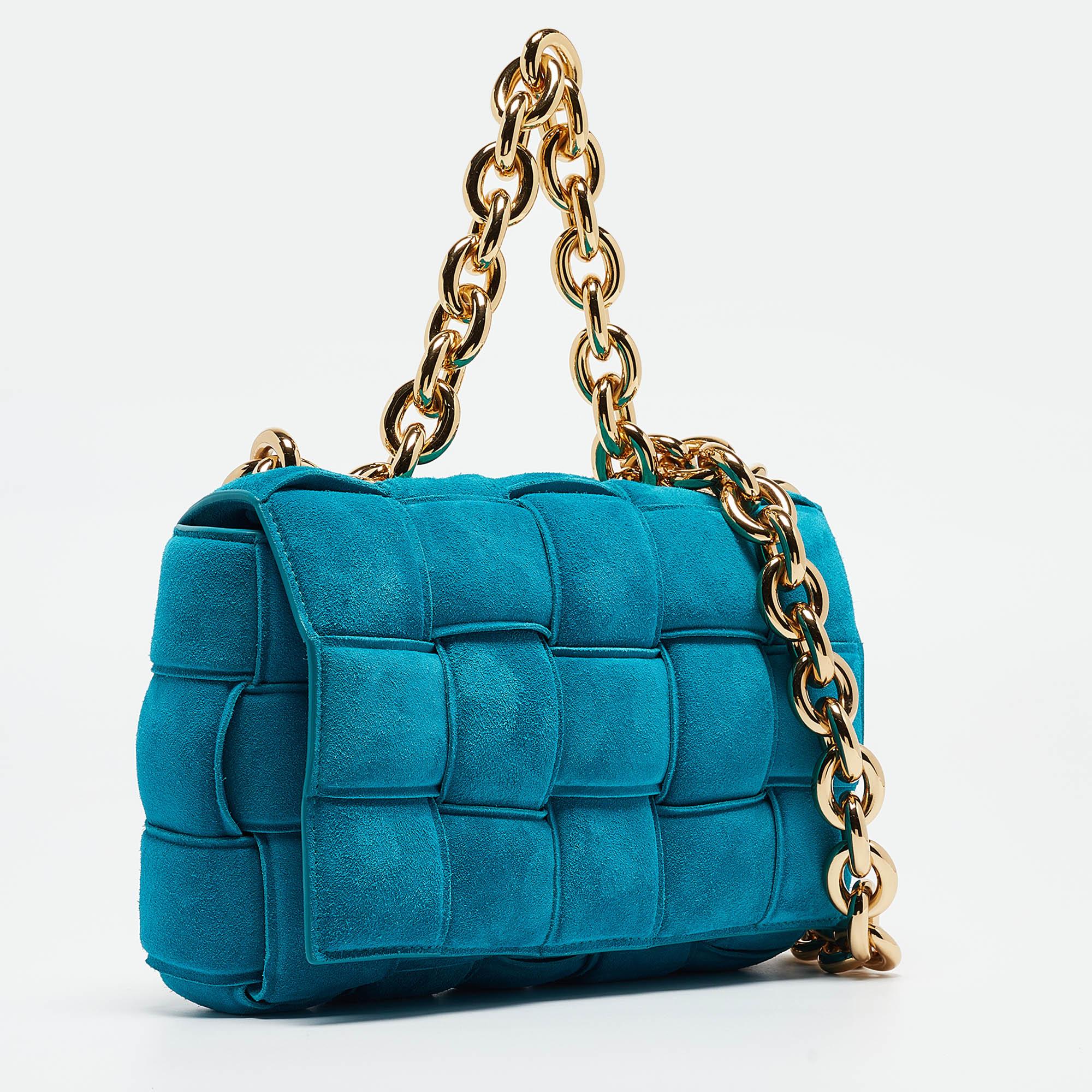 Bottega Veneta Blue Padded Suede Chain Cassette Shoulder Bag In Good Condition In Dubai, Al Qouz 2