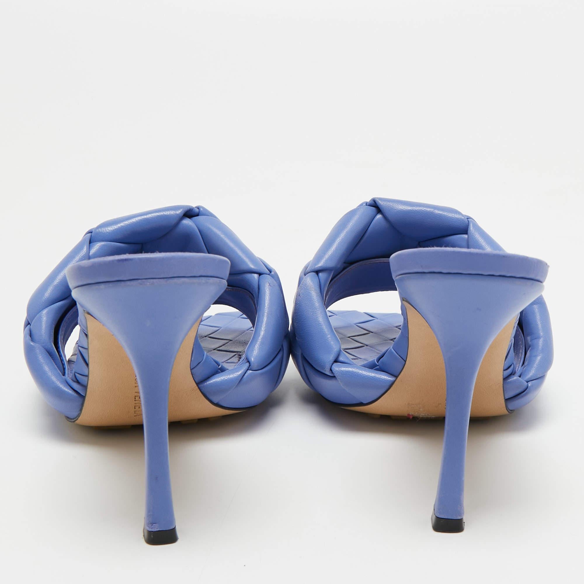 Bottega Veneta Blue Quilted Leather Lido Slide Sandals Size 39.5 In Good Condition In Dubai, Al Qouz 2