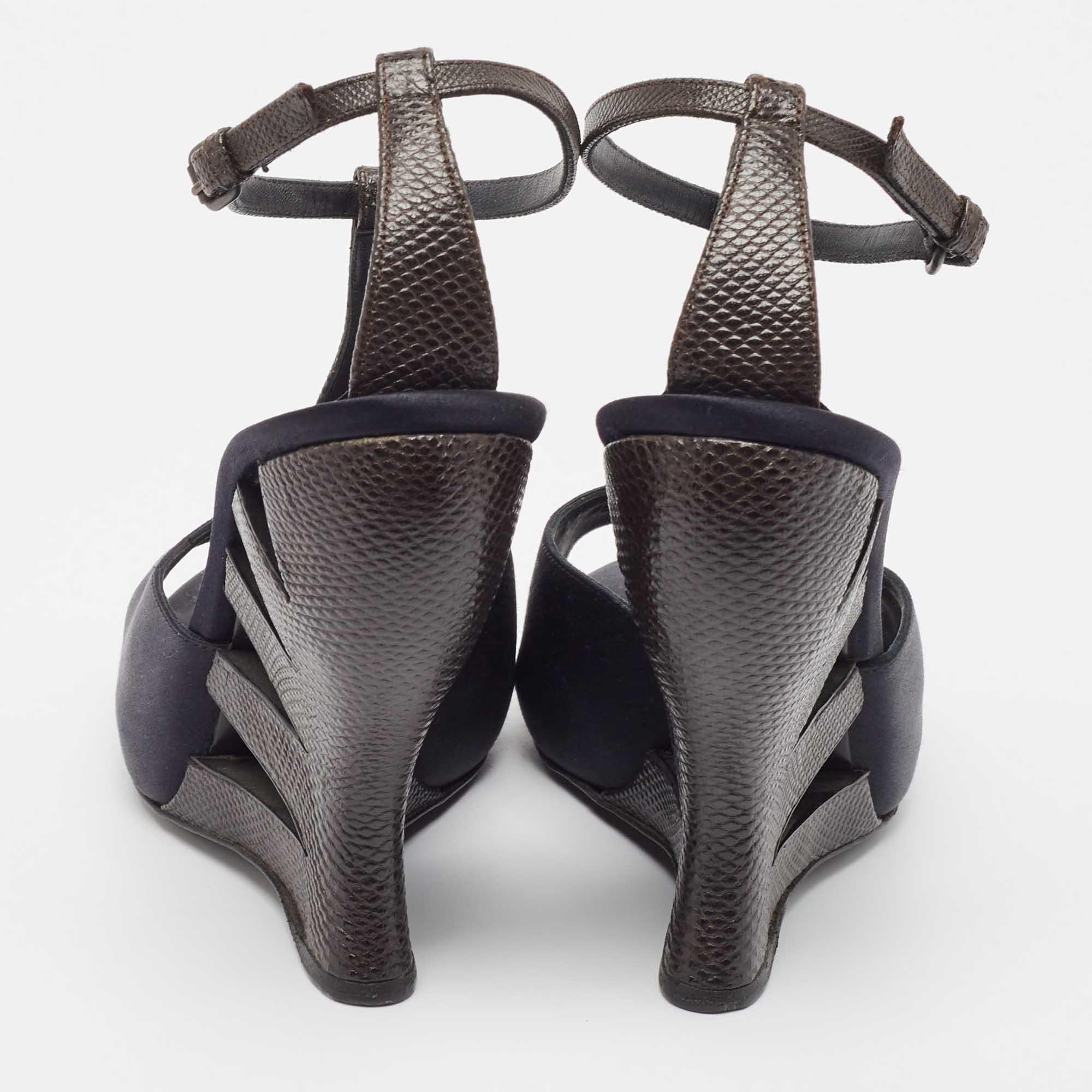 Women's Bottega Veneta Blue Satin Textured Leather Ankle Strap Wedge Sandals Size 38 For Sale
