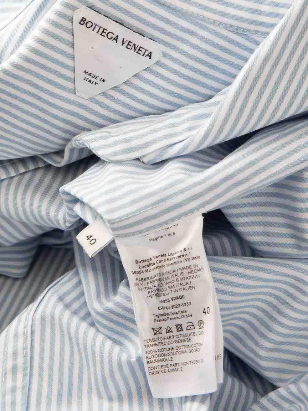 Blau gestreiftes Hemd von Bottega Veneta, Größe S Damen im Angebot
