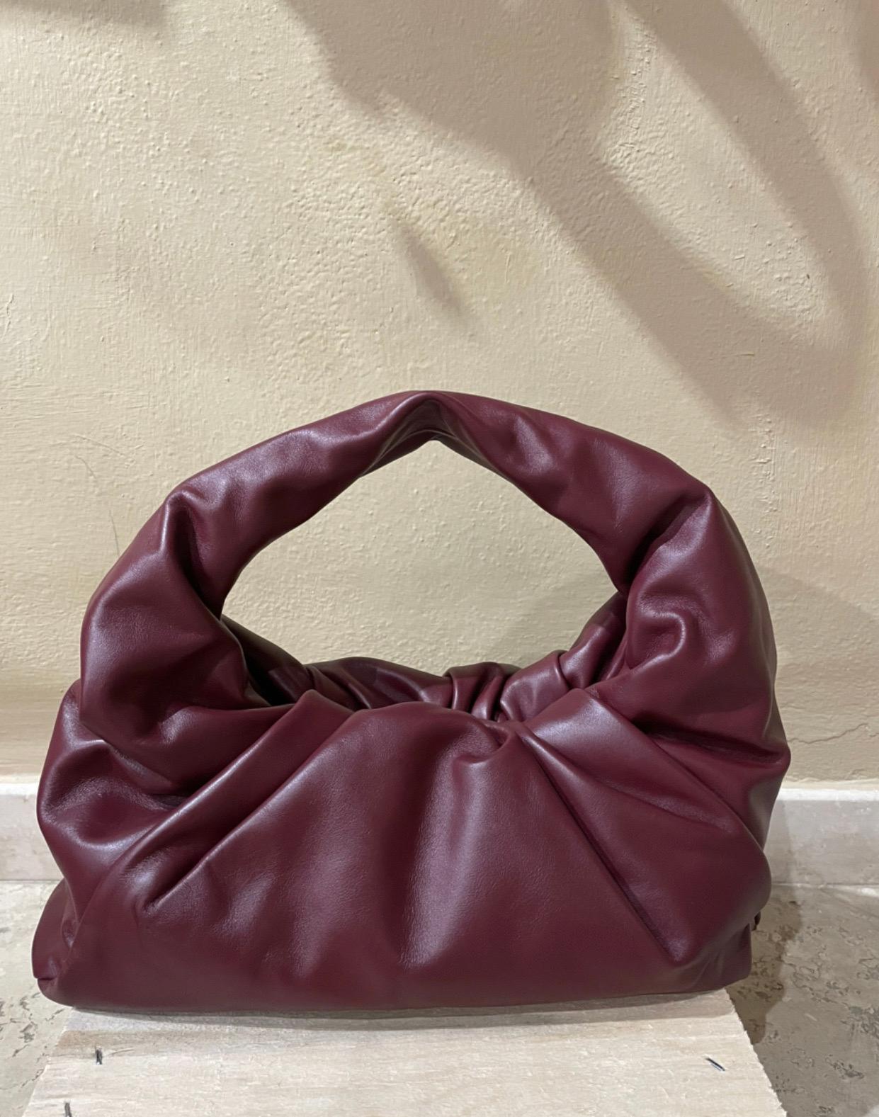 Bottega Veneta Bordeaux Leather Shoulder bag  In New Condition For Sale In Carnate, IT