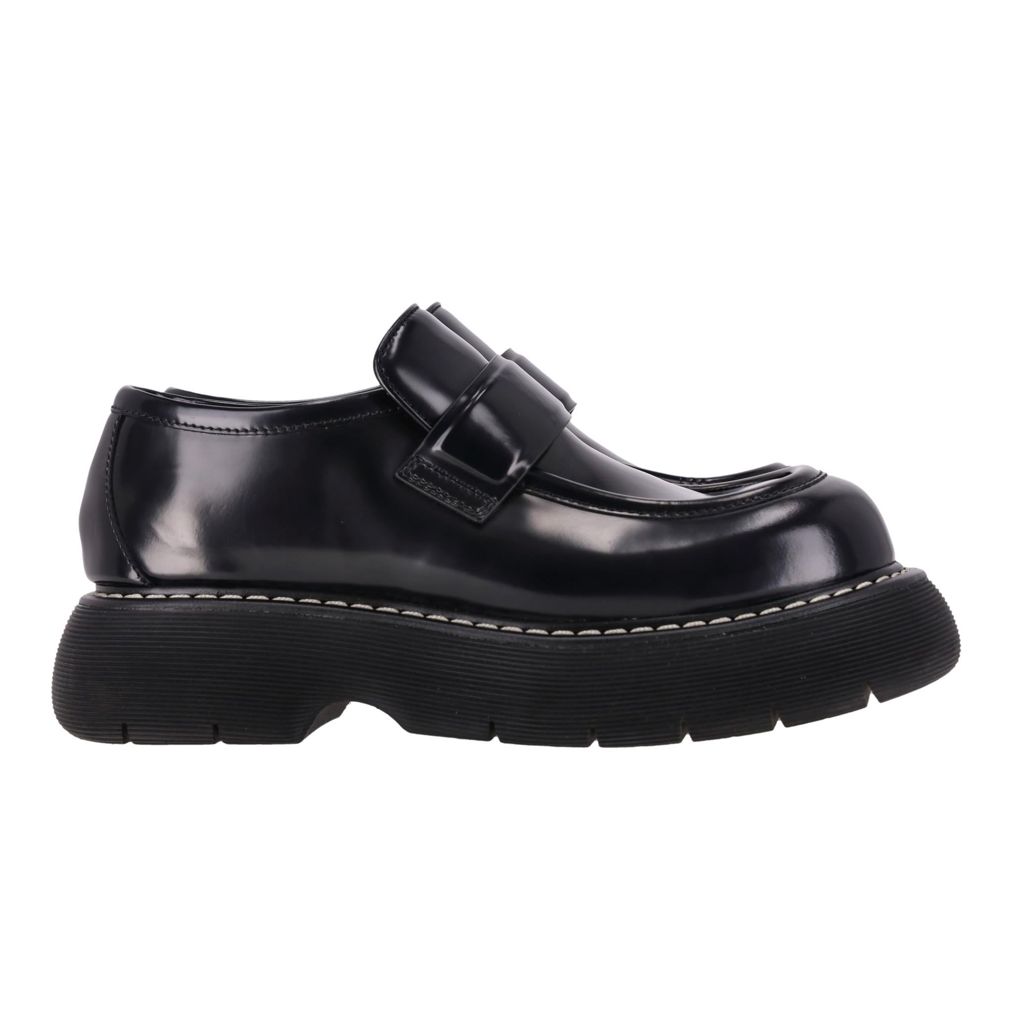 Bottega Veneta Bounce Leather Loafers In Excellent Condition In London, GB
