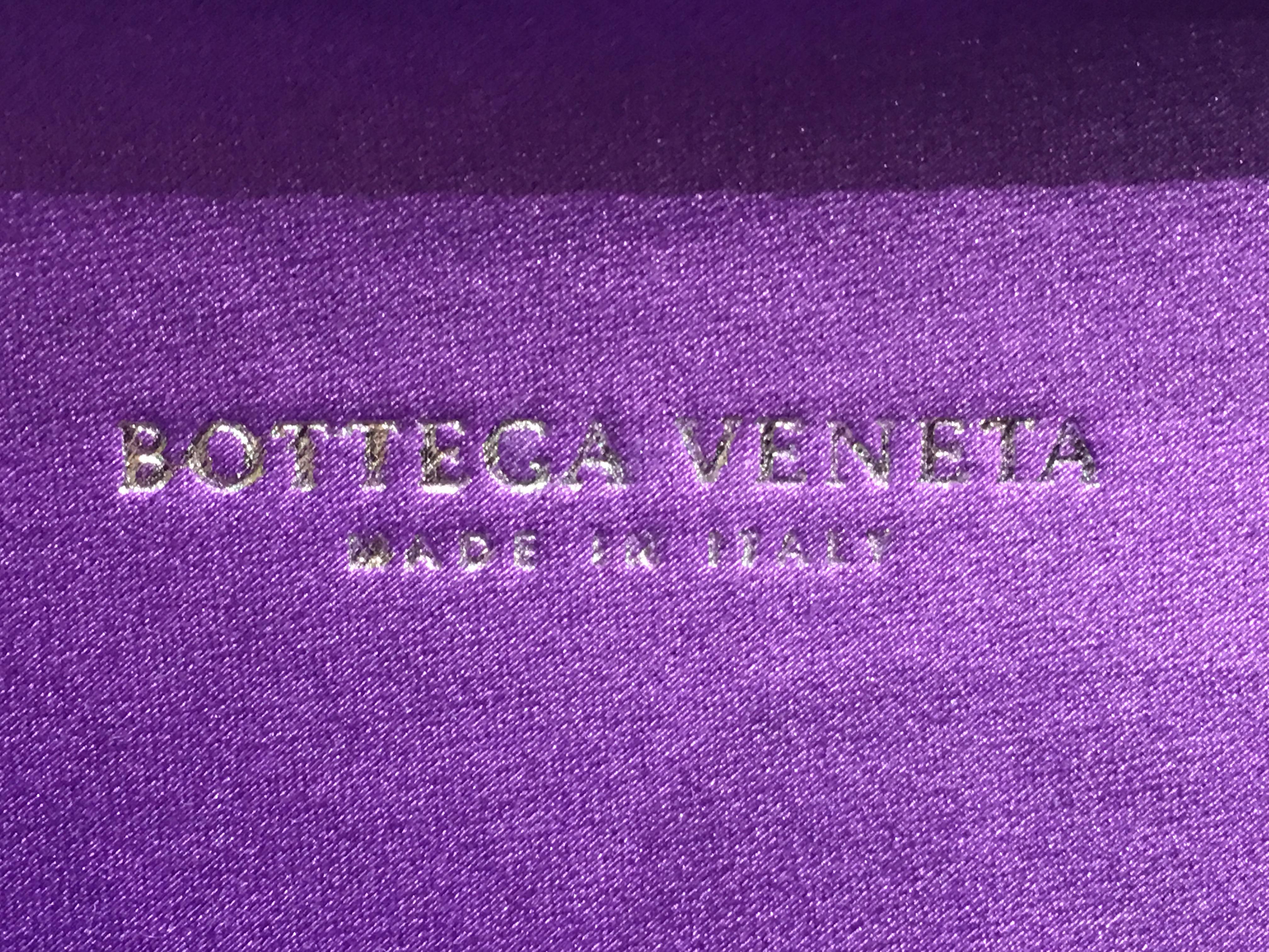 Women's Bottega Veneta Box Knot Clutch Intrecciato Satin Small