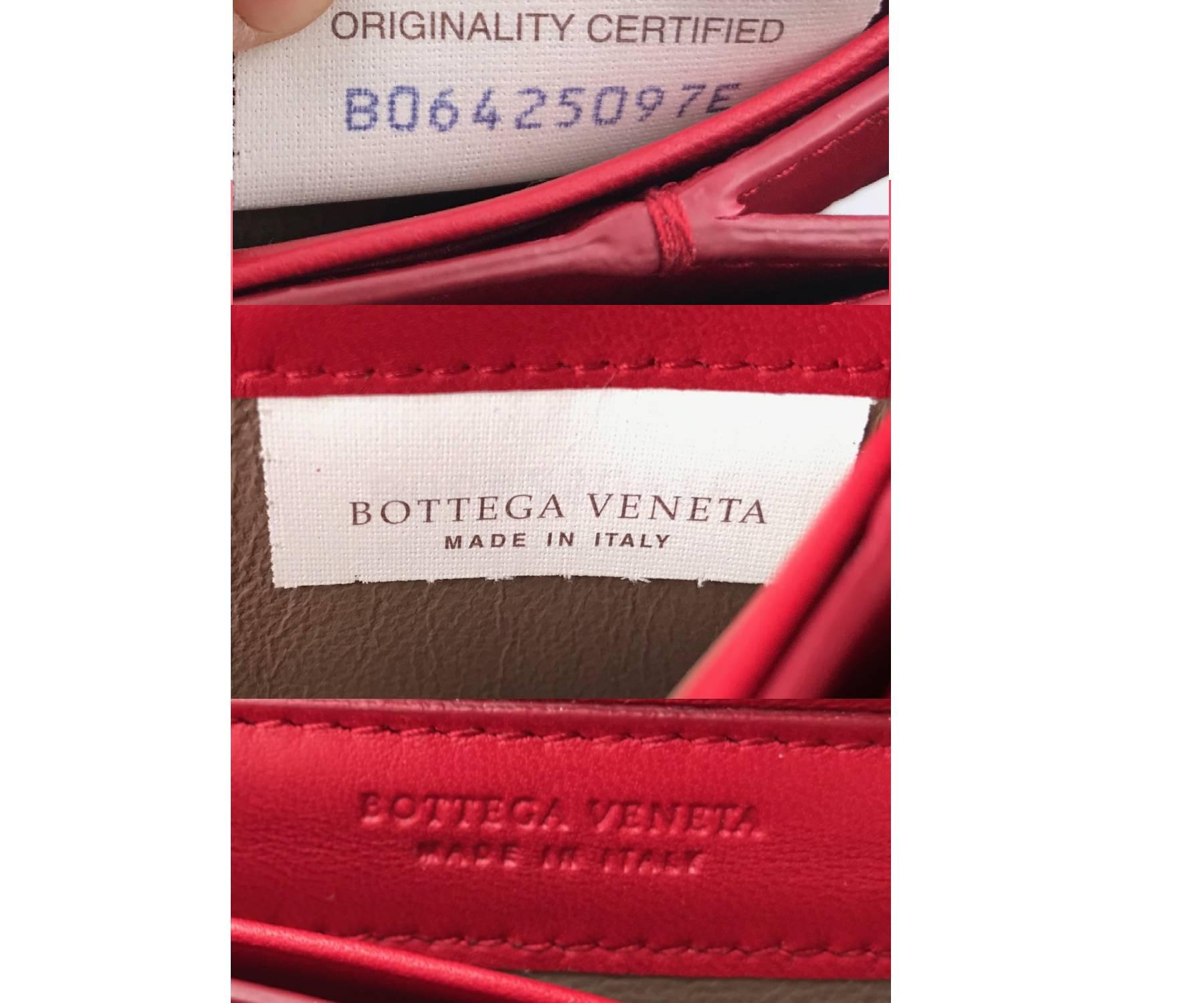Women's Bottega Veneta Brand New China Intercciato Wallet on Chain Crossbody Bag For Sale