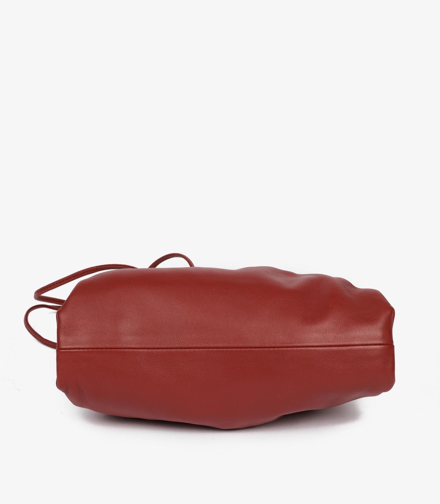 Bottega Veneta Mini Pouch in pelle di vitello color mattone in vendita 2