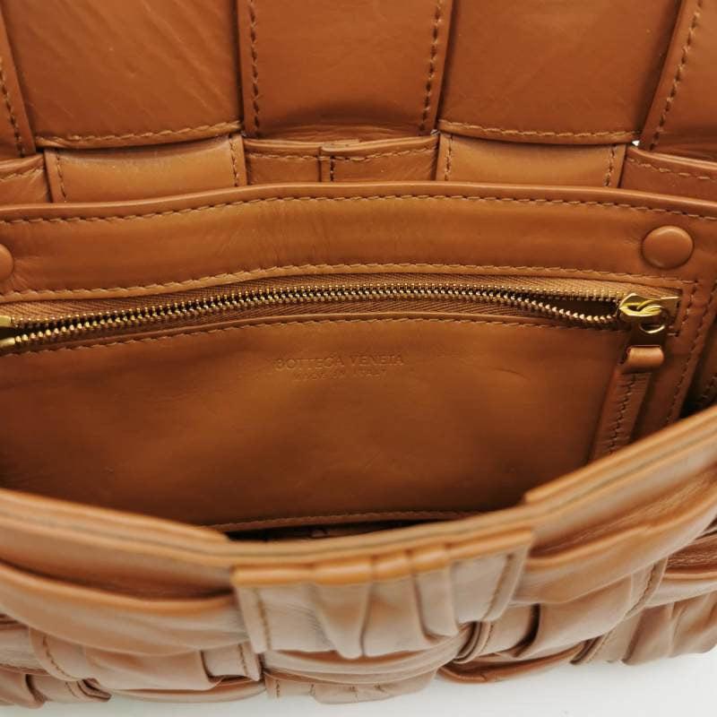 Bottega Veneta Brick Cassette Small Tan Brown Leather Crossbody Bag For Sale 3