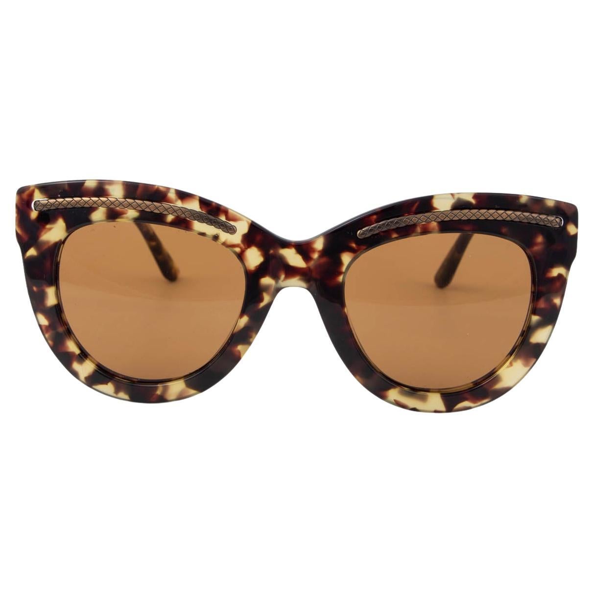 BOTTEGA VENETA brown & beige tortoise Cat-Eye Sunglasses BV0030S For Sale