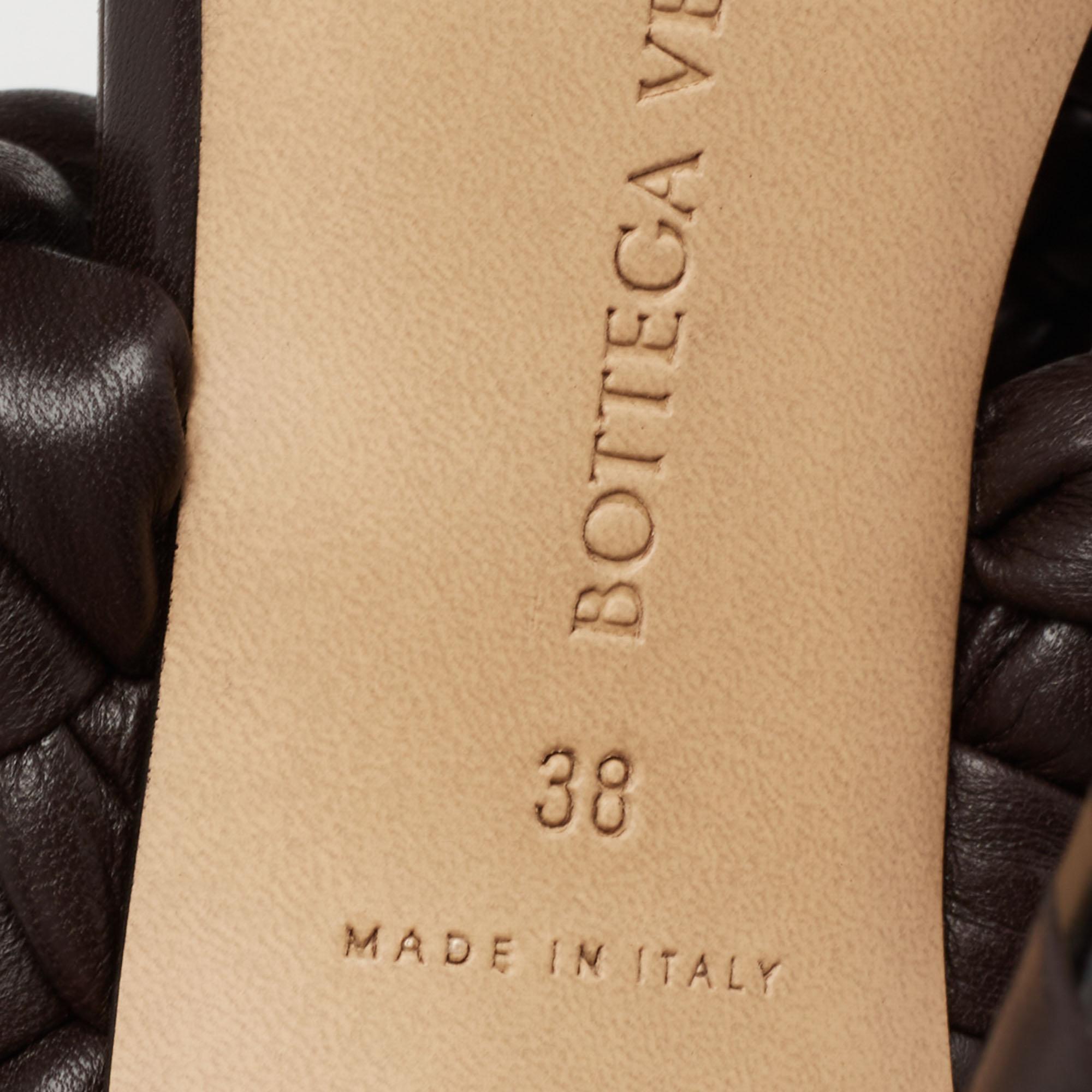 Bottega Veneta Brown Braided Leather Curve Open Toe Sandals Size 38 In New Condition In Dubai, Al Qouz 2