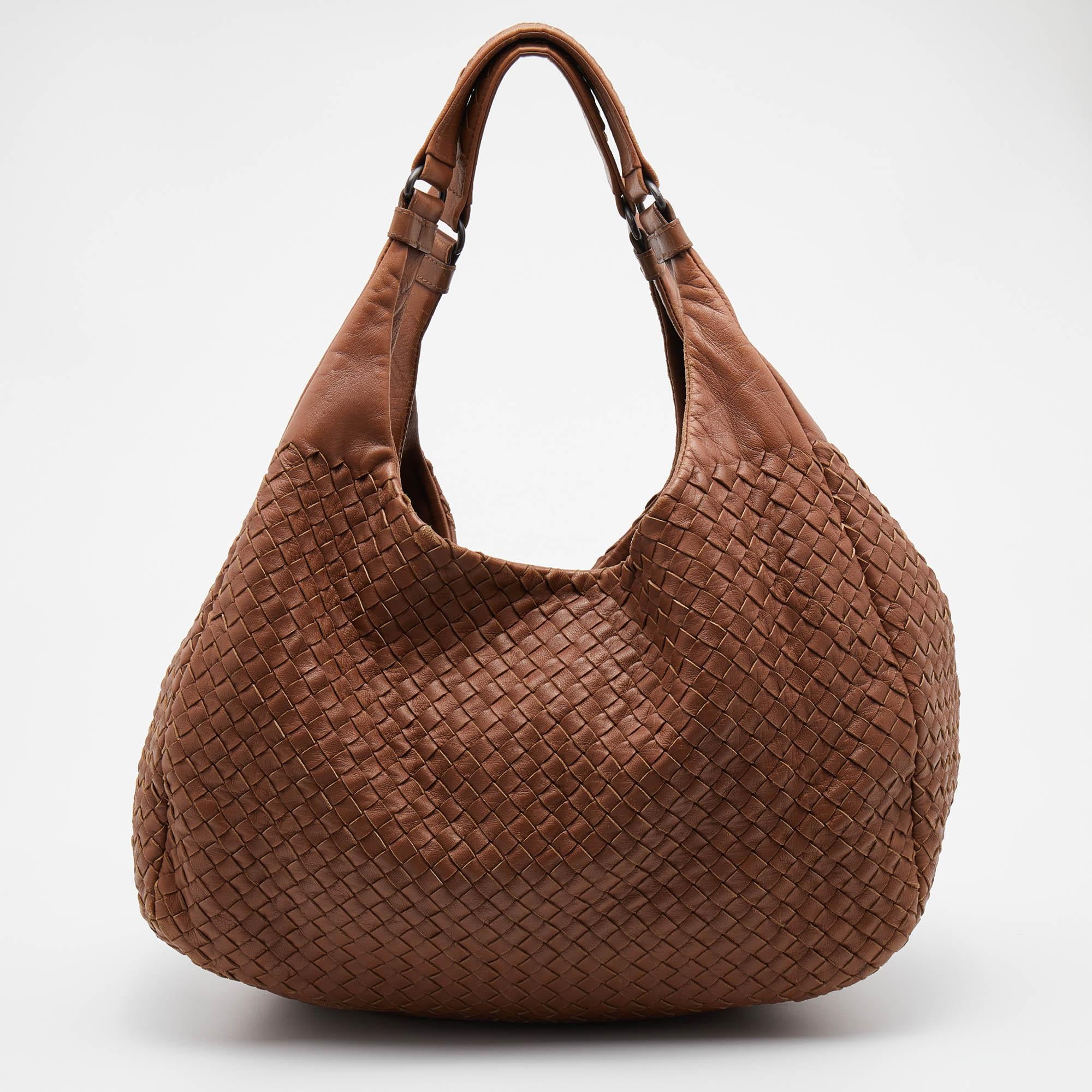 Bottega Veneta Brown Intrecciato Leather Campana Hobo For Sale at 1stDibs