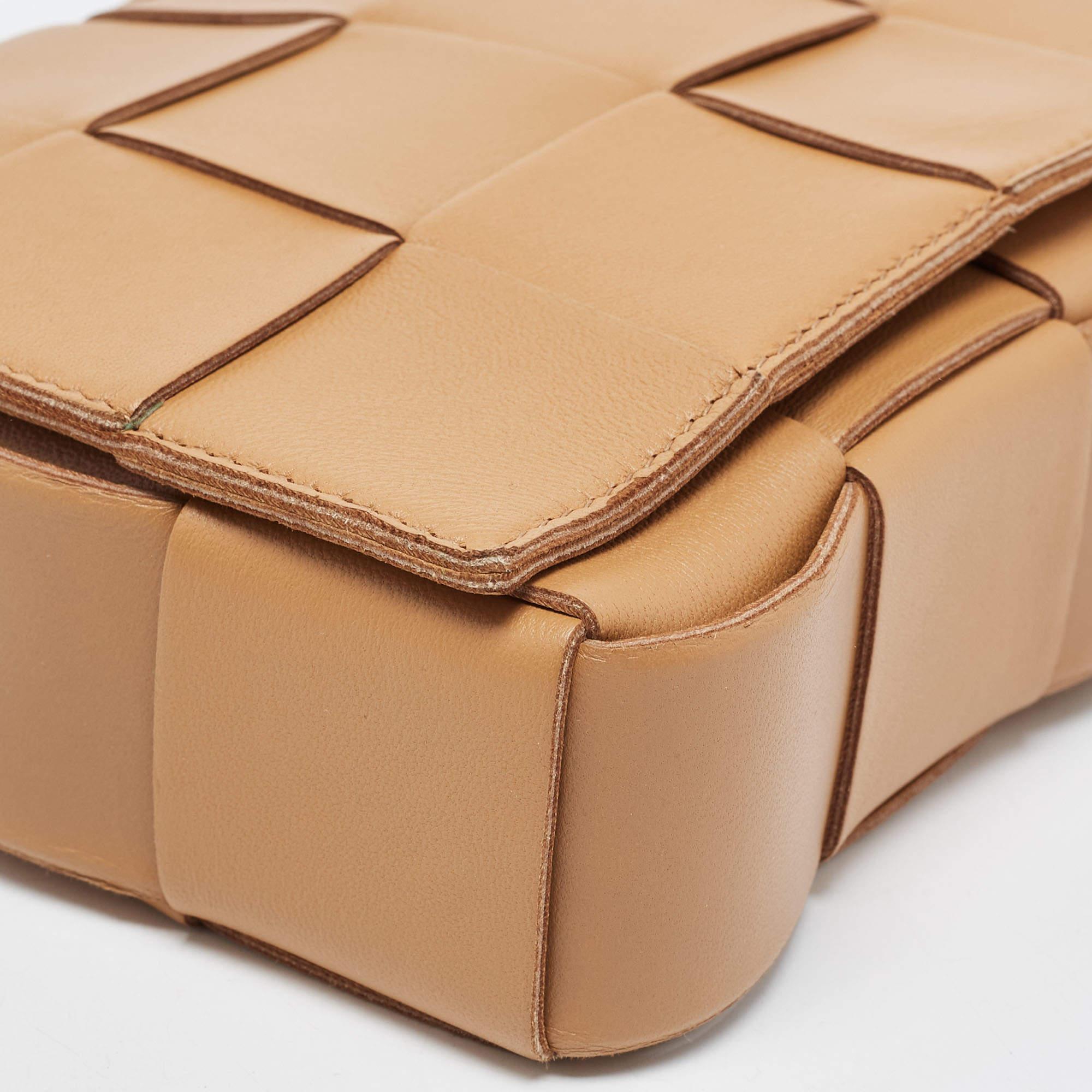 Bottega Veneta Brown Intrecciato Leather Cassette Shoulder Bag For Sale 9