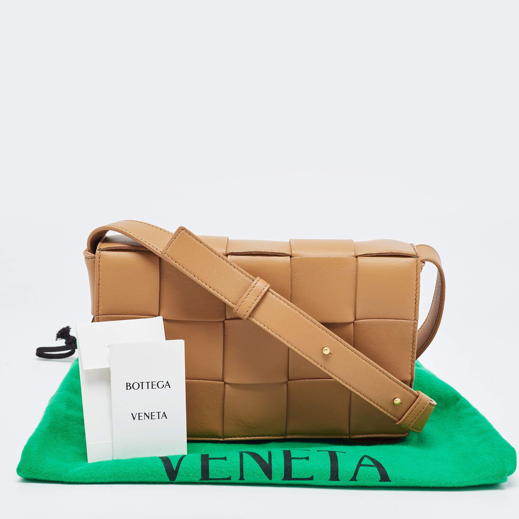 Bottega Veneta Brown Intrecciato Leather Cassette Shoulder Bag For Sale 3