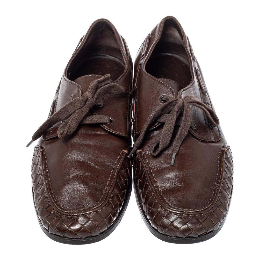 Bottega Veneta's Driving loafers are the kind you'd want to wear again and again. Skilfully crafted from leather, this lace-up style has the brand's iconic intrecciato weave around the sides of the front. The insoles are leather-lined and the tough